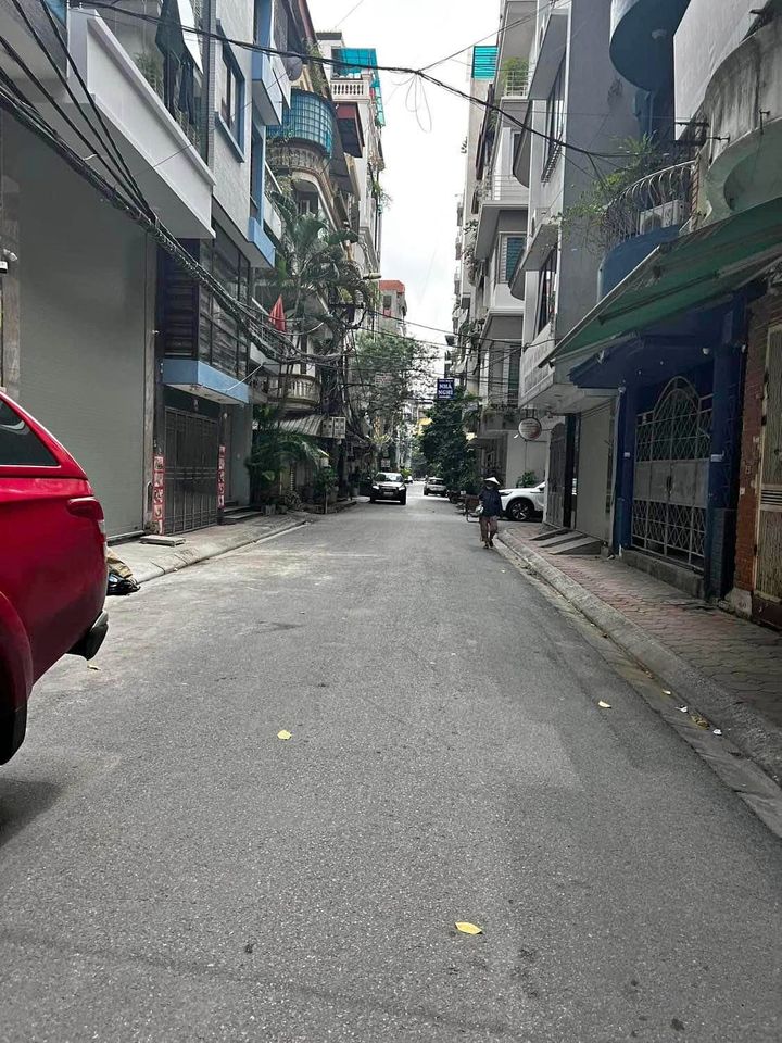 CẦN BÁN GẤP NHÀ NGUYỄN KHÁNH TOÀN - CẦU GIẤY 60M2 X 5 TẦNG, Ô TÔ ĐÕ CỬA - VÀO NHÀ.