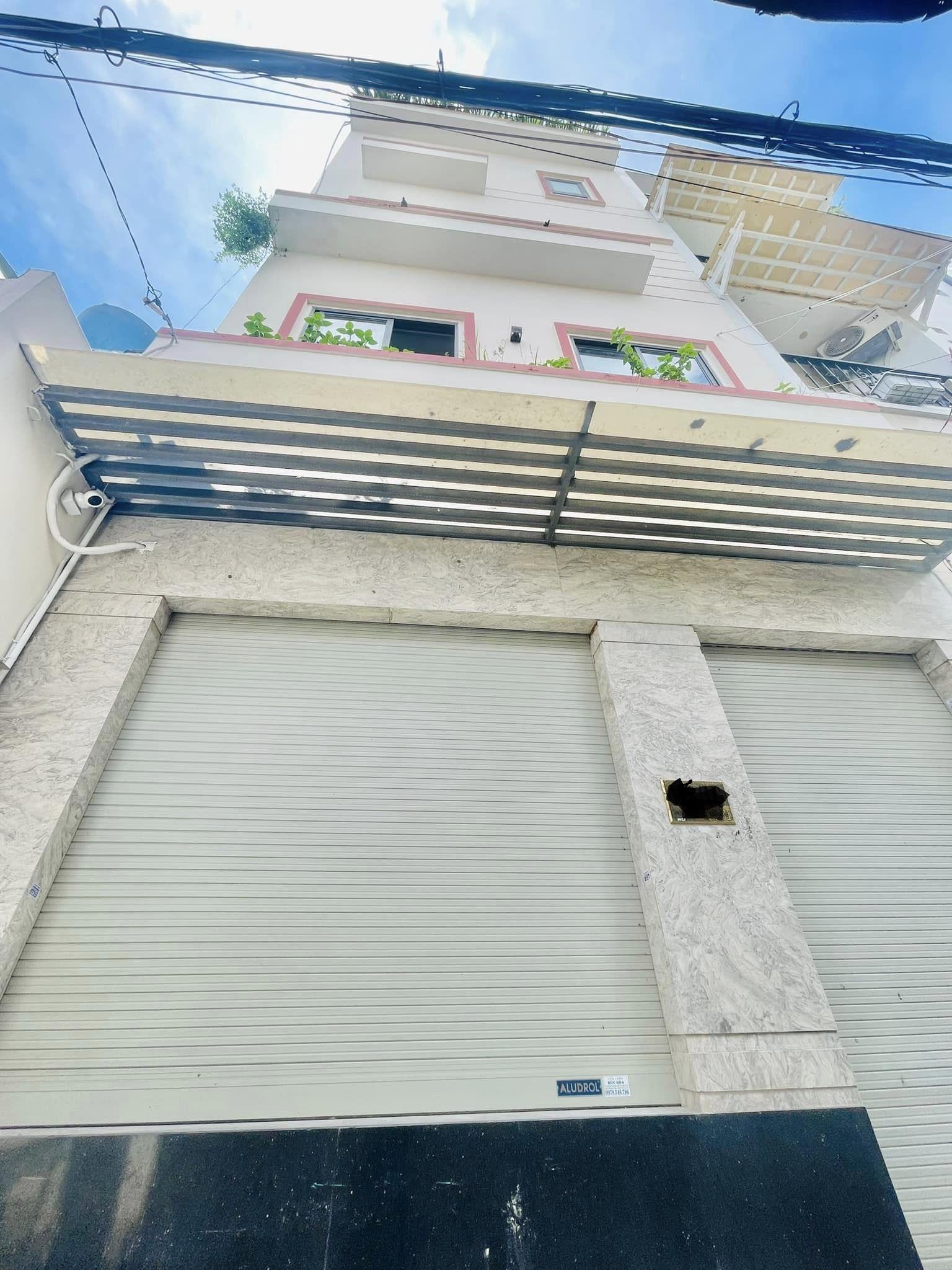 Nhà bán sát MT,5tầng,5.5x8.5m2,HXH,phan văn trị,Bình thạnh,Gia:7ty.