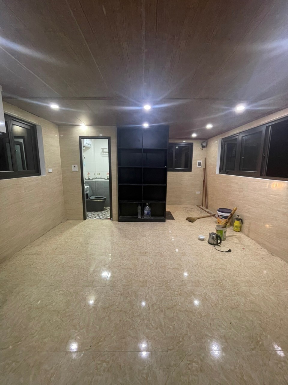 BÁN GẤP NHÀ HỒ ĐẮC DI, 21m2x 5T, MT5.2m, Ô TÔ ĐỖ CỬA, LÔ GÓC, KINH DOANH, CHỈ HƠN 5 TỶ.