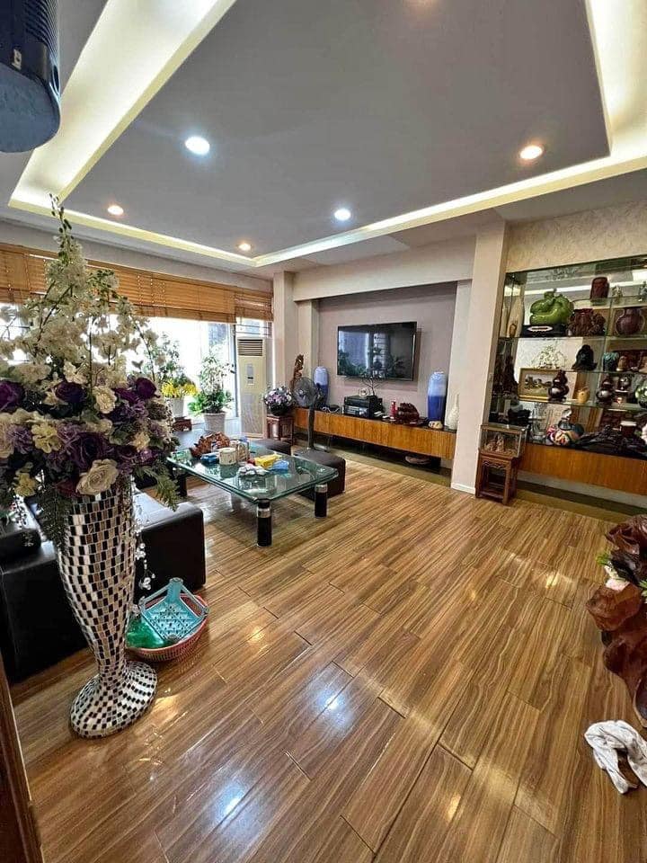 Bán nhà phố Ngô Tất Tố, Đống Đa - Phố cổ vip - DT 55m x 5 tầng x Giá 5.98 tỷ.