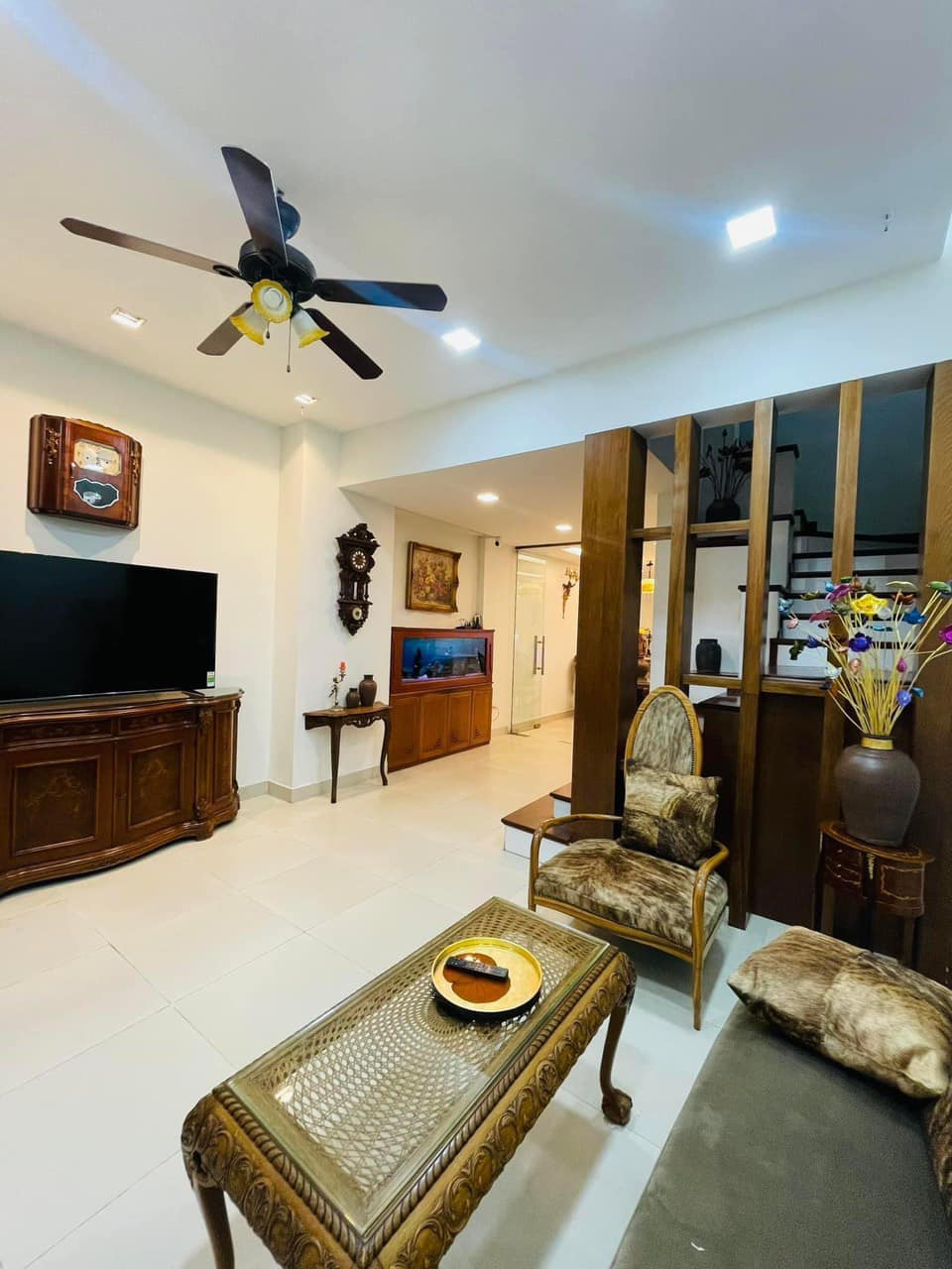 Phân Lô Chùa Láng, cách 1 nhà ra ô tô tránh, 63m2x5T, nhà cực đẹp giá chỉ 8 tỷ.