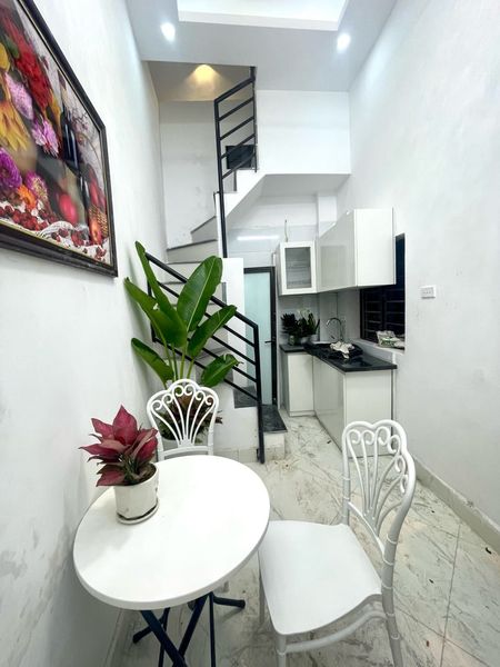 TÀI CHÍNH 1.75 TỶ SỔ ĐỎ RIÊNG QUẬN HAI BÀ TRƯNG - NGÕ THÔNG RỘNG - 15 MÉT RA PHỐ 3 TẦNG.