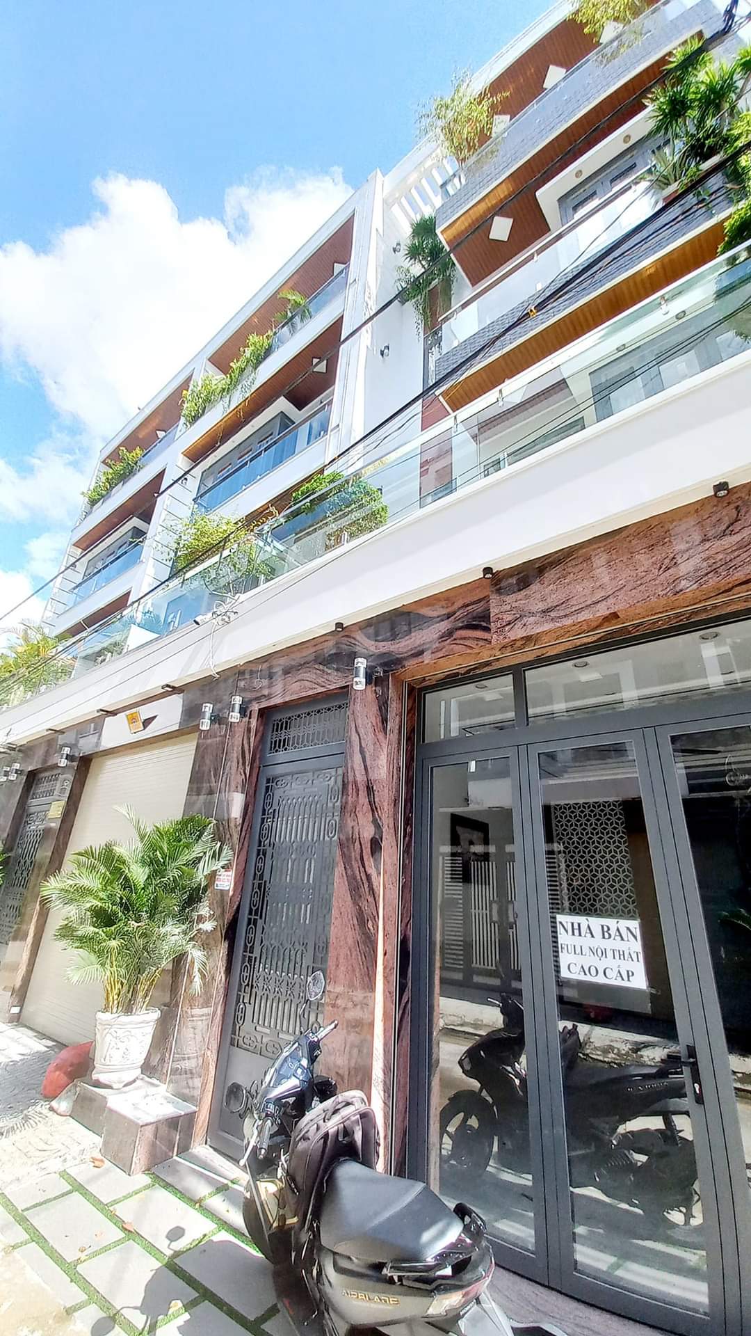 4 TẦNG, 5.3x16m, TẶNG NỘI THẤT SỊN SÒ, HTP NHÀ BÈ.