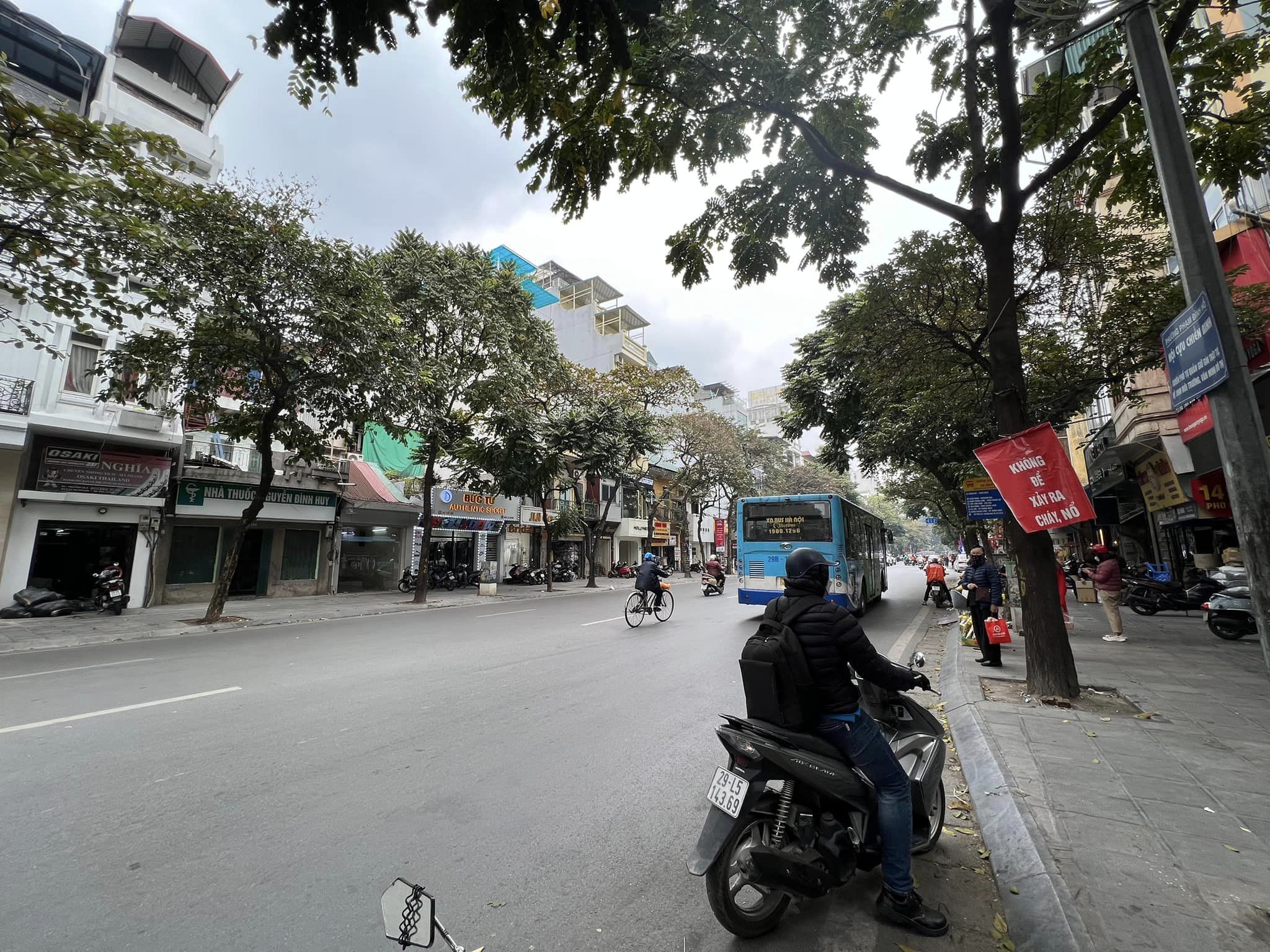 BÁN NHÀ MẶT ĐƯỜNG PHỐ HUẾ 40M2 1 TẦNG – MẶT TIỀN 5M – VỈA HÈ KINH DOANH – GIÁ 12.5 TỶ.