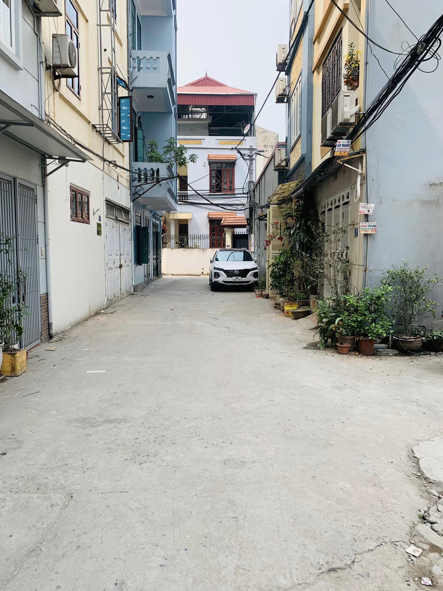 Bán nhà Việt Hưng, Lệ Mật 42m x 5T gara oto, kinh doanh giá nhỉnh 5 tỷ thương lượng.