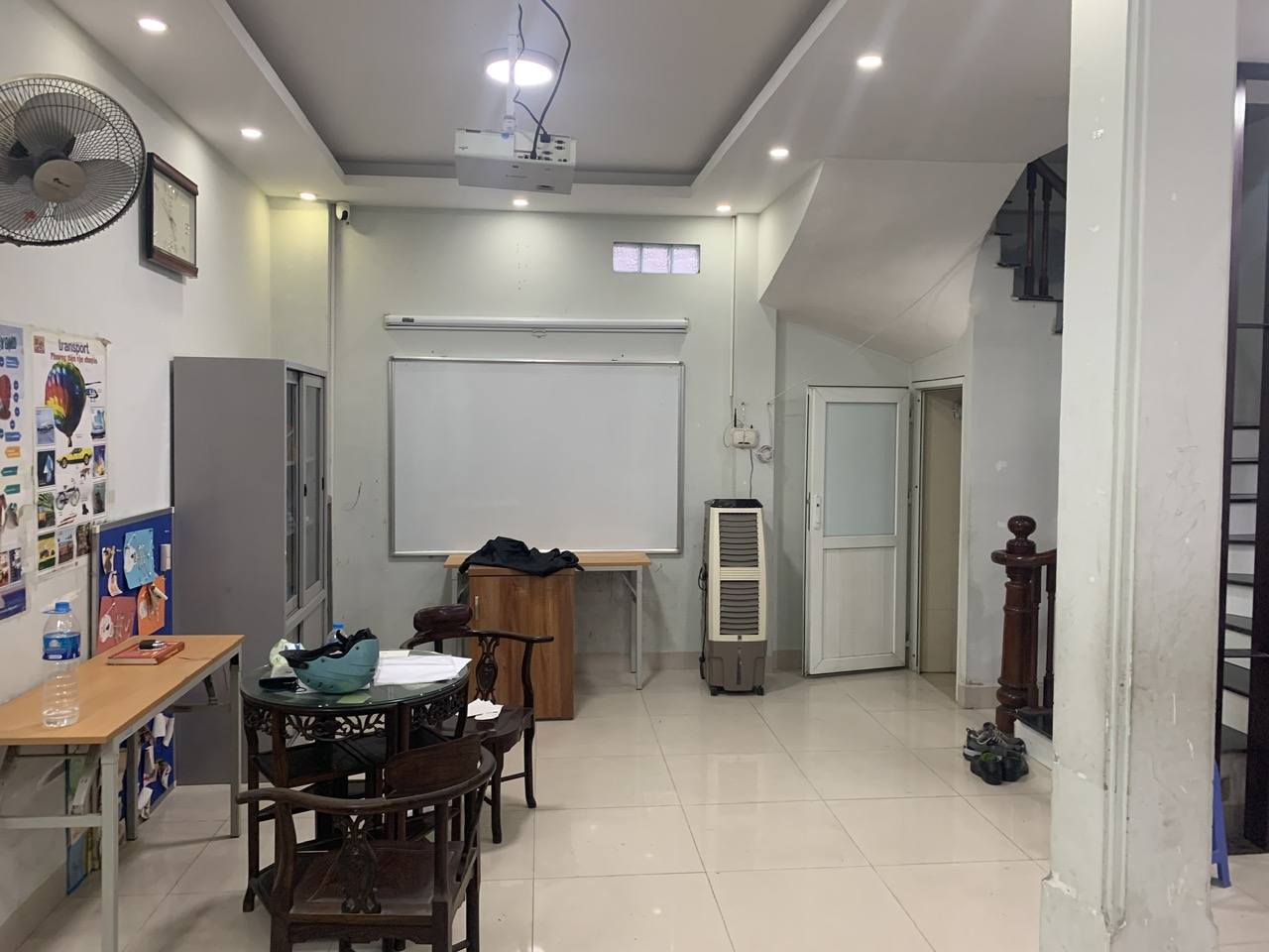 Cho thuê nhà 5 tầng tại ngõ 101 Đào Tấn, Ba Đình. Nhà đẹp mặt tiền rộng thoáng. Chỉ 15tr.