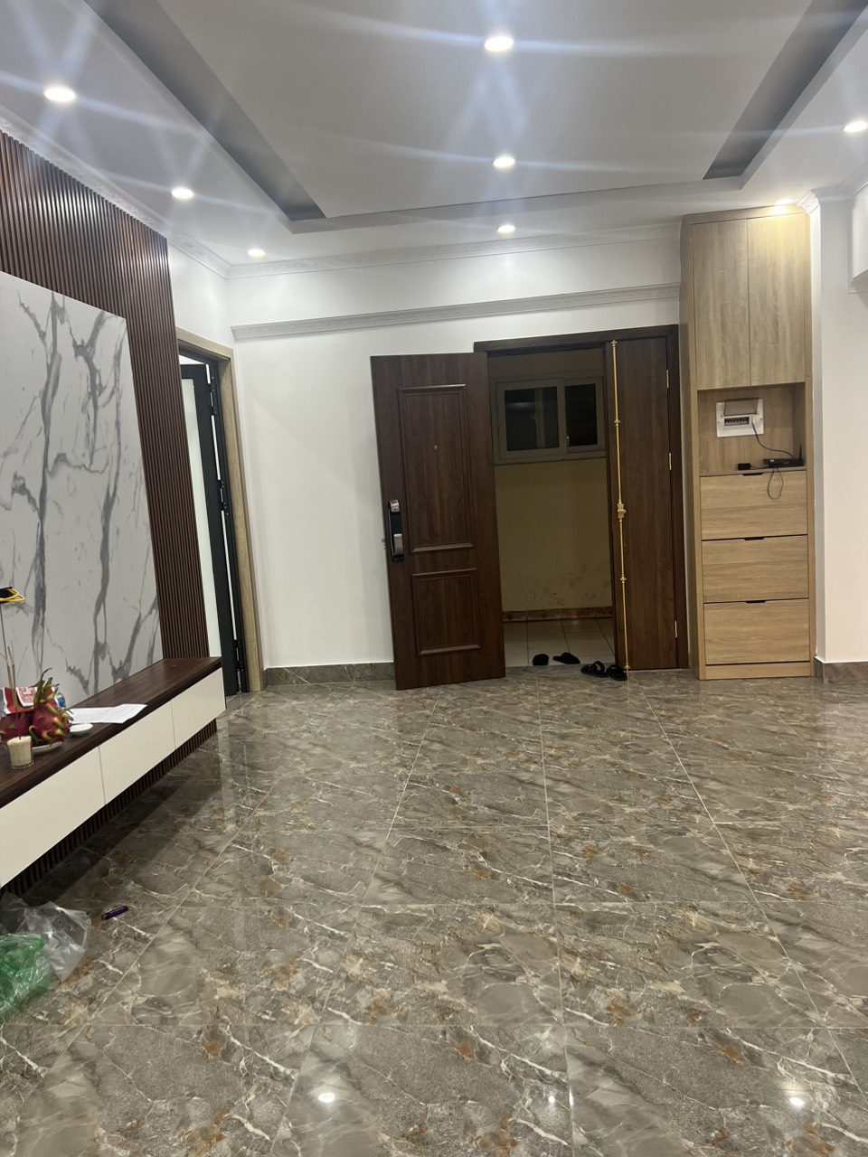 Bán căn CHCC phố Nguyễn Cơ Thạch 88m2 ,3 N2VS, giá 3 tỷ 300.