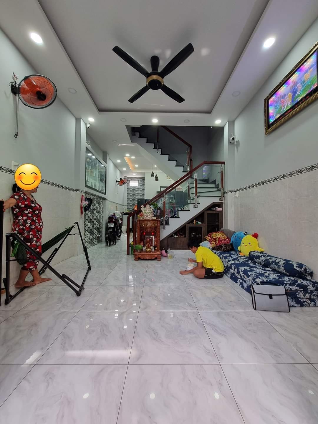 BÁN NHÀ NGUYỄN THỊ THẬP, QUẬN 7, 82M2, 4 TẦNG, GIÁ 8 TỶ 400 TL CHÍNH CHỦ.