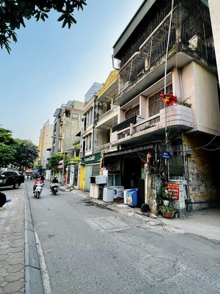 Bán đất Tân Mai 92m2 mặt tiền 6m giá chỉ 16.8 tỷ.