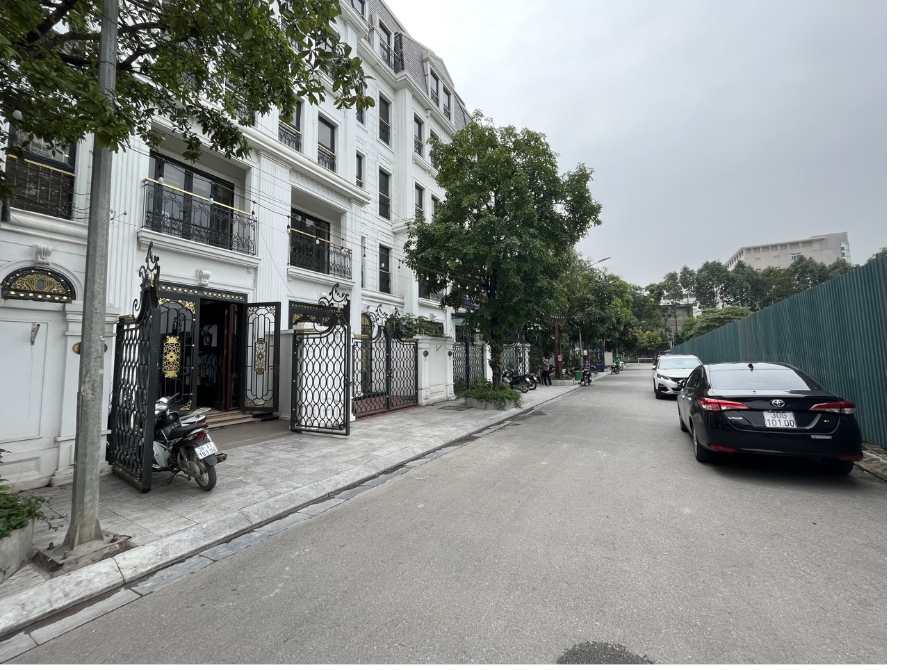 Bán nhà liền kề nguyễn cơ thạch kéo dài ô tô kinh doanh,thang máy 95m hỉ 17.8 tỷ.