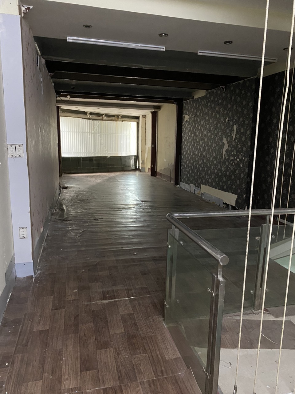 Cho thuê nhà 3 tầng mặt phố Trần Duy Hưng 80m2.