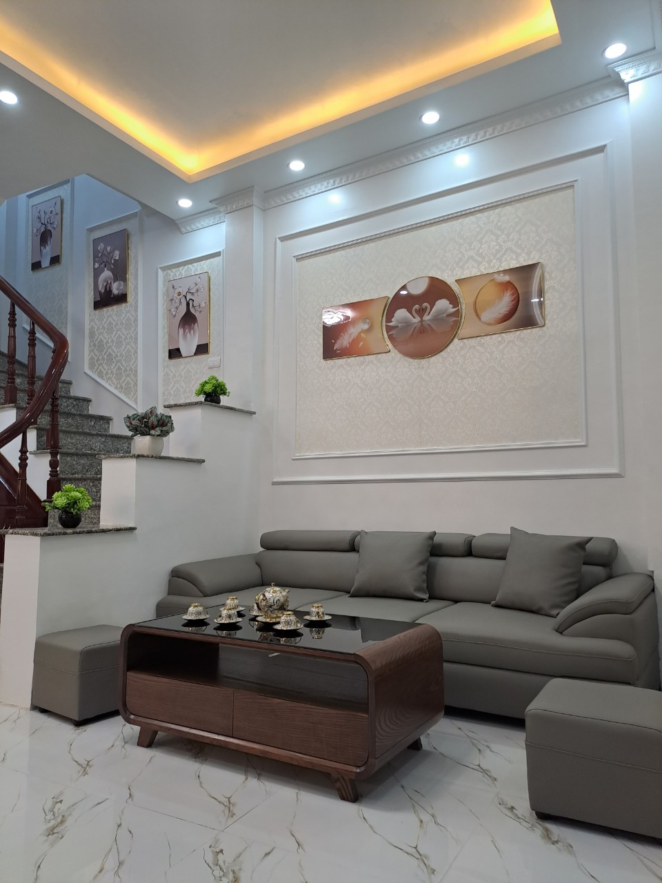 BÁN NHÀ HAI BÀ TRƯNG, 32m2x 5T, MT4.5m, Ô TÔ ĐỖ CỔNG, LÔ GÓC, KINH DOANH, CHỈ HƠN 3 TỶ..