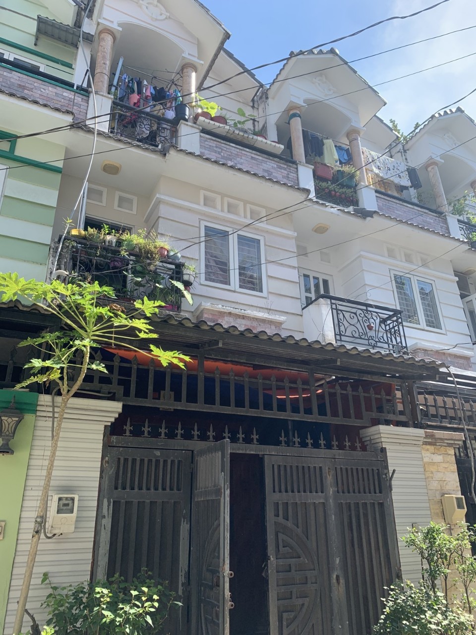 Ngộp Lạc Long Quân - Tân Bình - 4 tầng BTCT - HXH vô nhà.