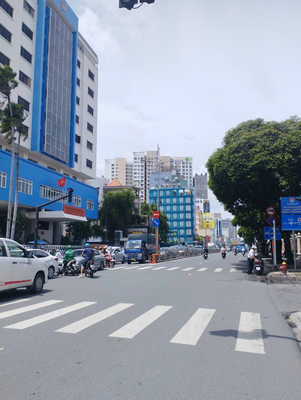 NGộp Bán Nhà Lũy Bán Bích - HXH thông - 36m2 - 2 tầng BTCT - View Công Viên.