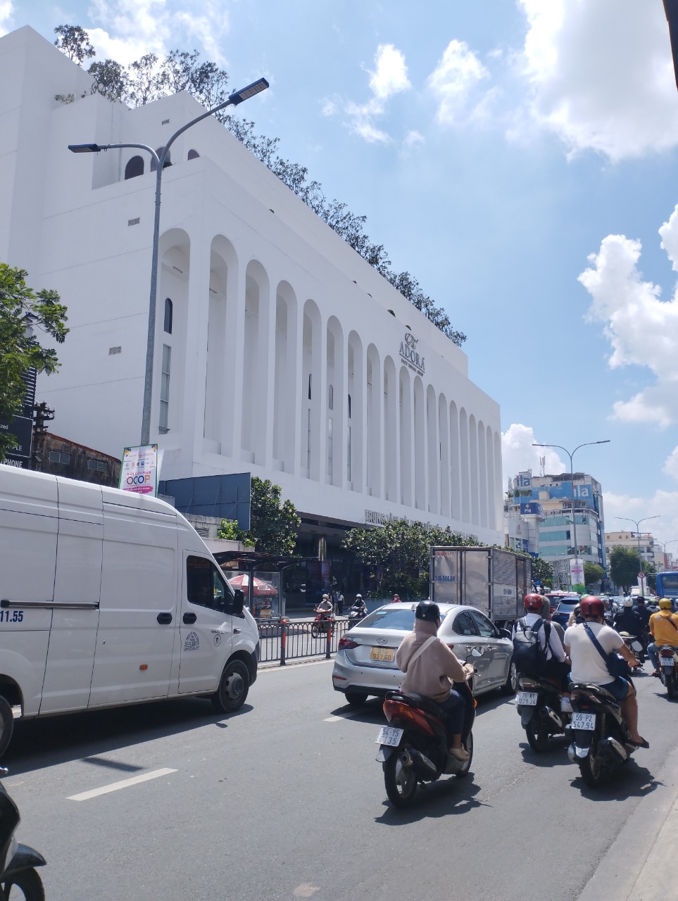 Ngộp Mặt Tiền Nguyễn Trọng Tuyển - Tân Bình - 40m2 - 4 tầng.