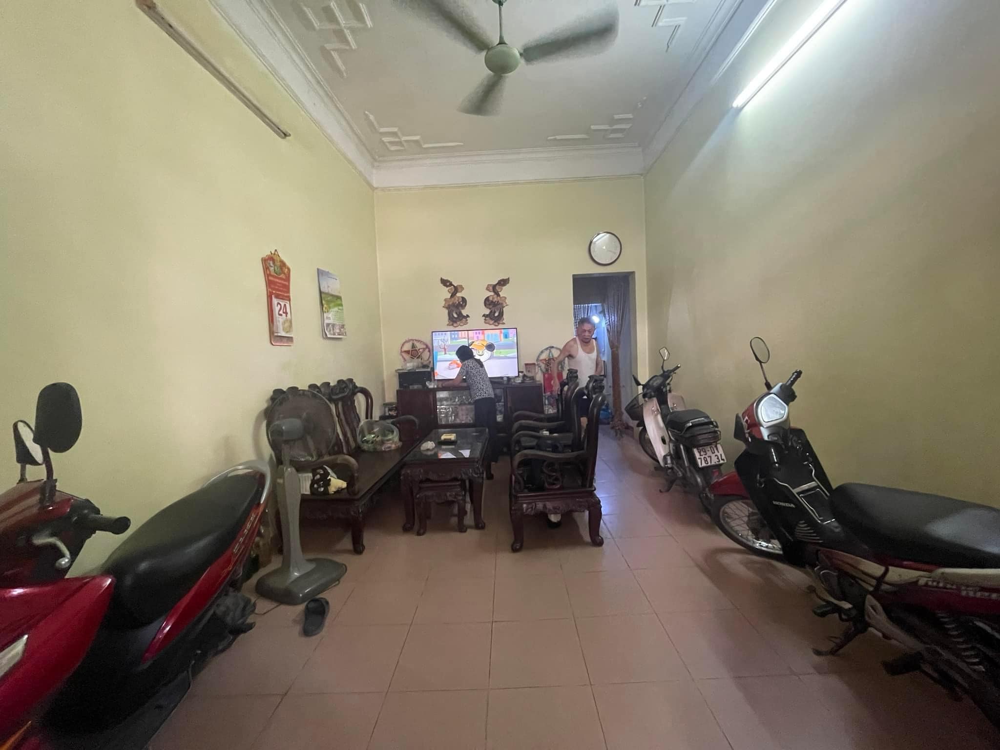 Bán nhà phố Tạ Quang Bửu, Bách Khoa ô tô đỗ cửa, ở ngay, 4 tầng 85m2 giá 10 tỷ.