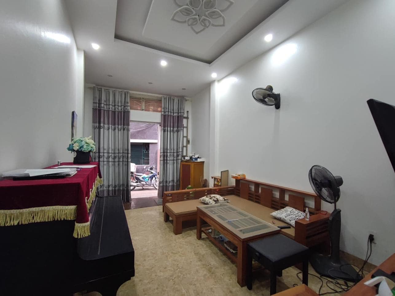 Bán nhà phố Trường Chinh, Đống Đa, tiện kinh doanh, ở ngay 3 tầng 43m2 giá 5.1 tỷ.