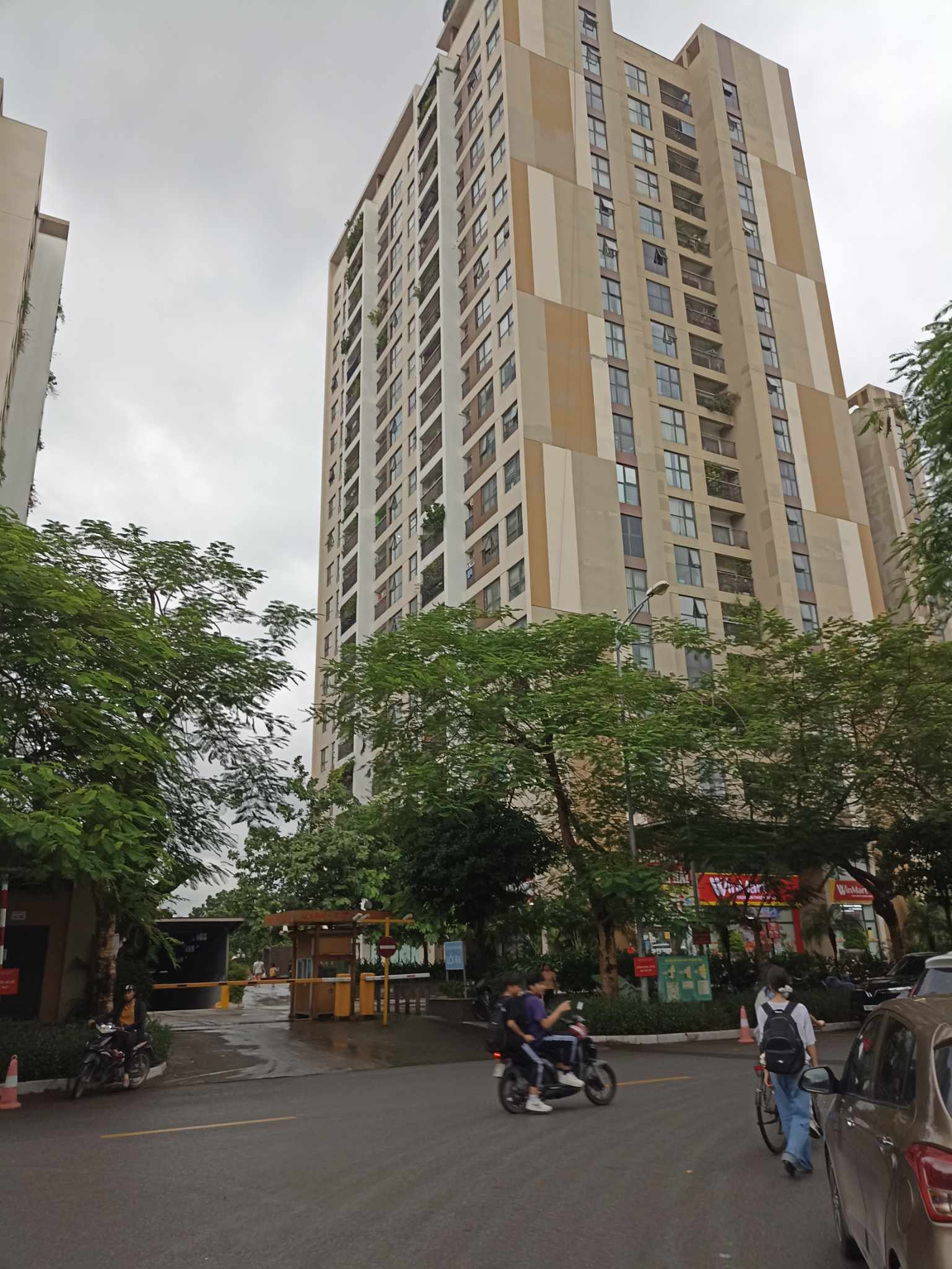 Bán nhà LK ĐT Việt Hưng, 120m2, 4 tầng, đường 17m, vỉa hè, làm VP, kinh doanh đỉnh.