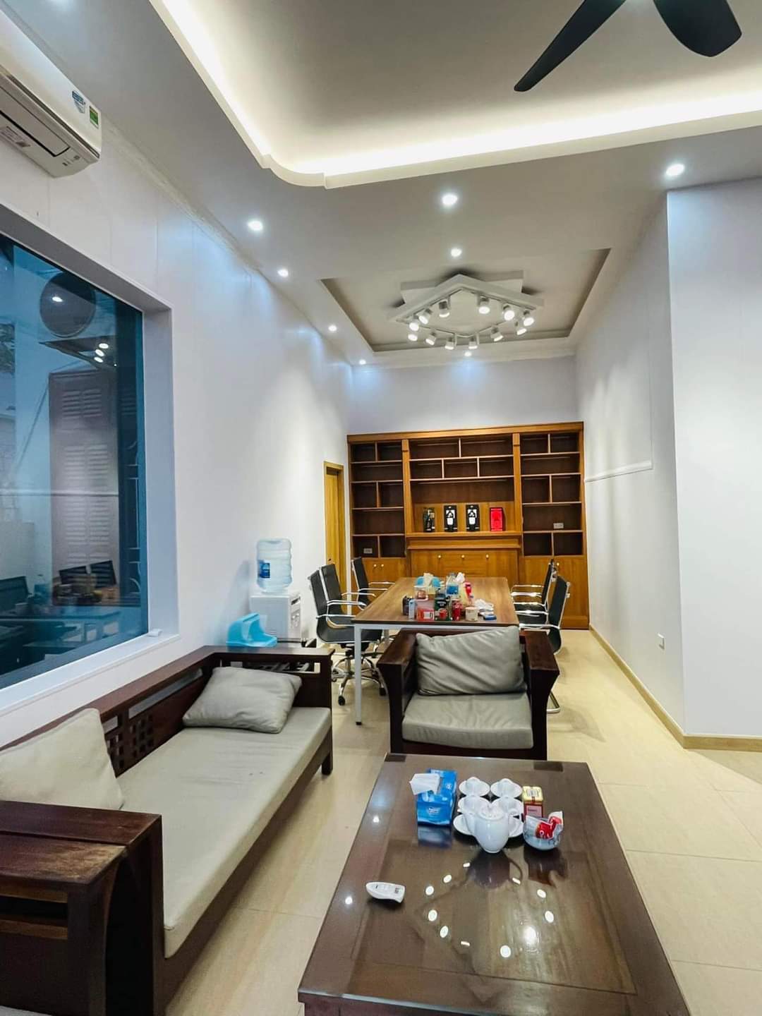 Bán nhà phố Nguyễn Lương Bằng, Đống Đa, 95m2, mt 5.5m, giá 22 tỷ, Kinh doanh, Ô tô tải tránh