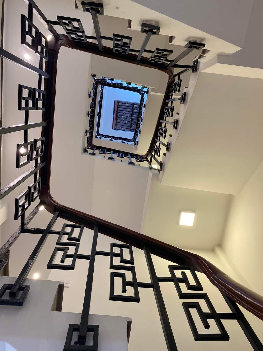 52m2