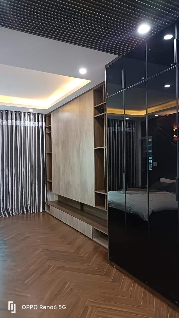 Nhà phố Trịnh Công Sơn, Tây Hồ, 60m2, mặt tiền 4.8m, 7 tầng Thang máy, Kinh doanh, Ô tô, giá thương lượng