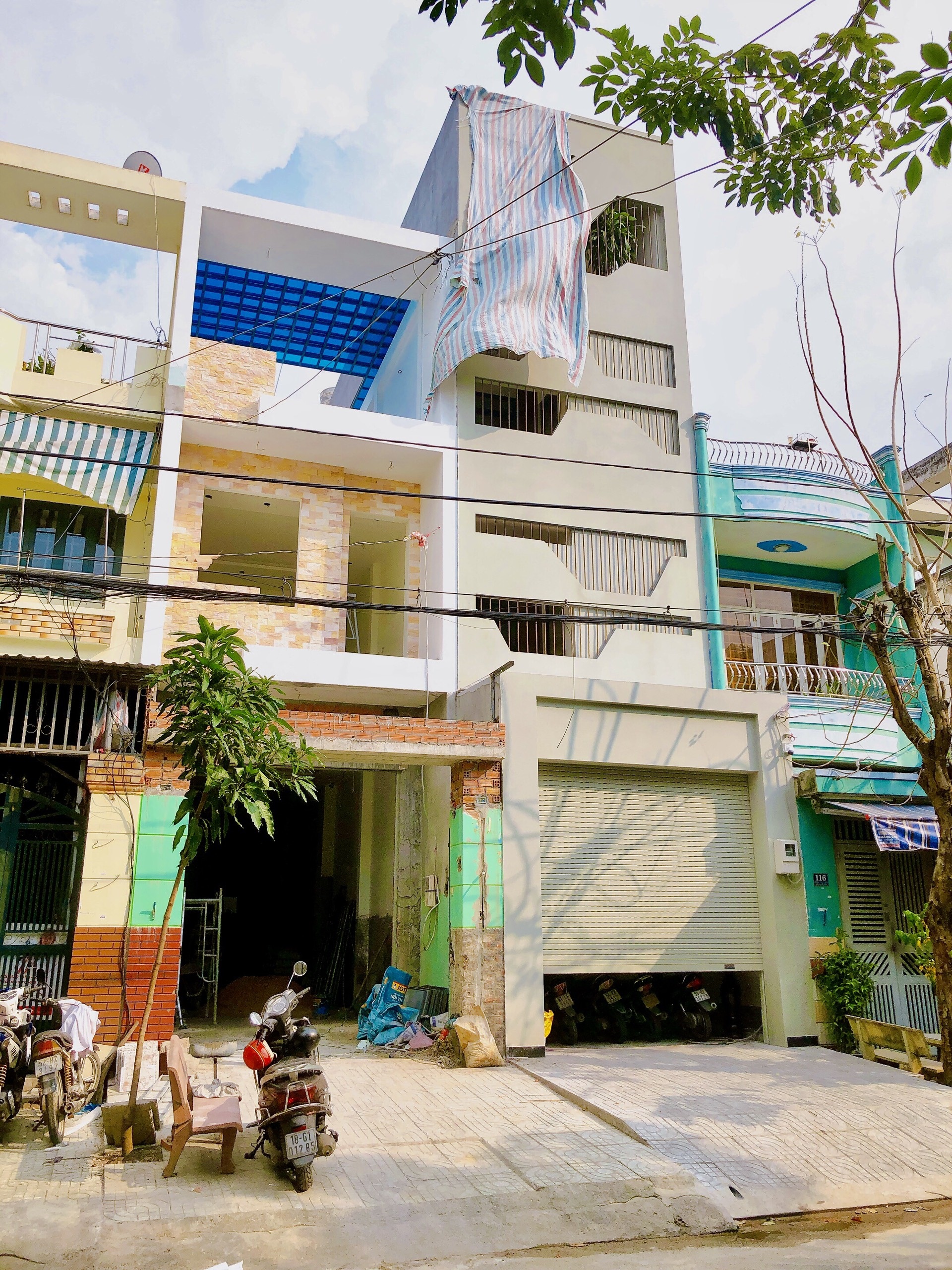 Bán nhà mặt tiền đường DC, P.Sơn Kỳ.DT:4x25m đúc 3 lầu giá 9.5 tỷ.