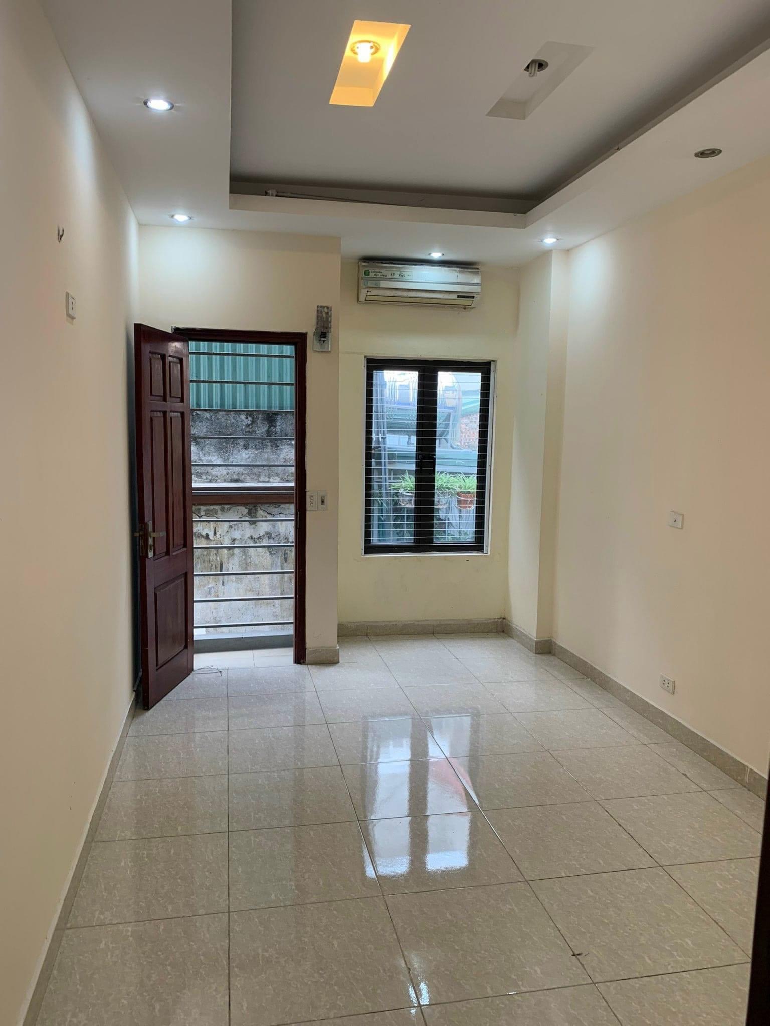 BÁN NHÀ NGÕ 467 LĨNH NAM QUẬN HOÀNG MAI - 30M 4 TẦNG MT 3M - CHỈ 2.99 TỶ NGÕ RỘNG BA GÁC ĐỖ CỬA NHÀ ĐẸP THOÁNG SÁNG