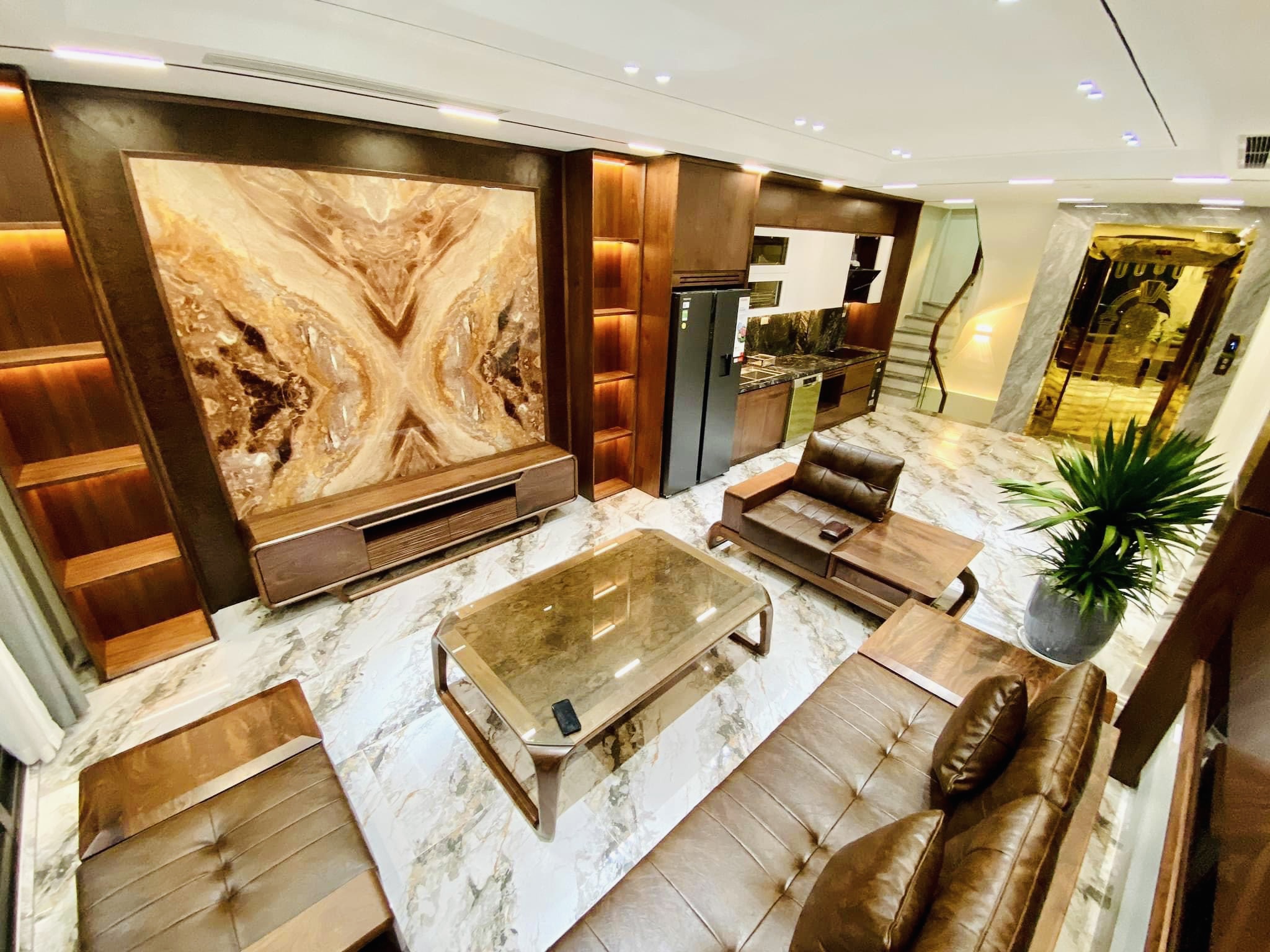 Vị Trí Vàng!Bán nhà 7tầng Nguyễn Văn cừ,Ngõ ô tô đỗ,Thang Máy.DT50m2. MT4.2m.