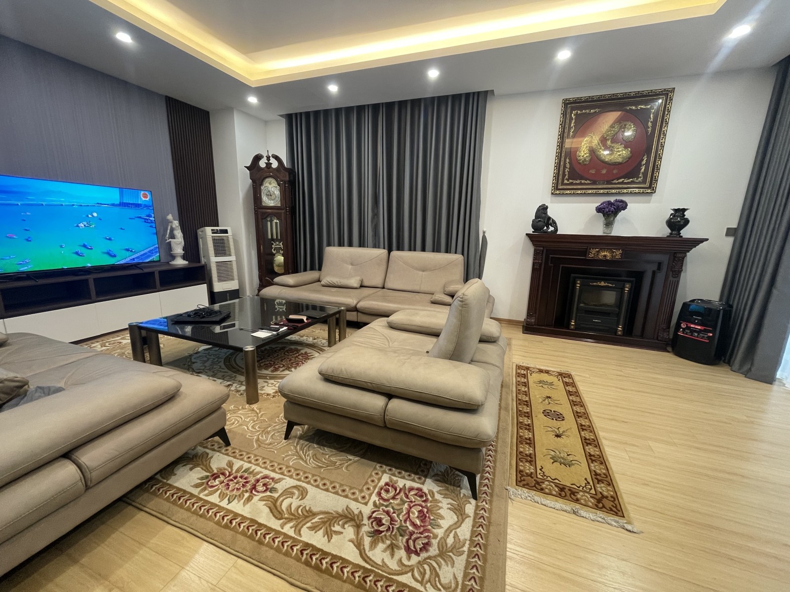 Bán nhà phố Hoàng Cầu, Đống Đa, 100m2 nhà 5 tầng tháng máy, ô tô tránh nhau.