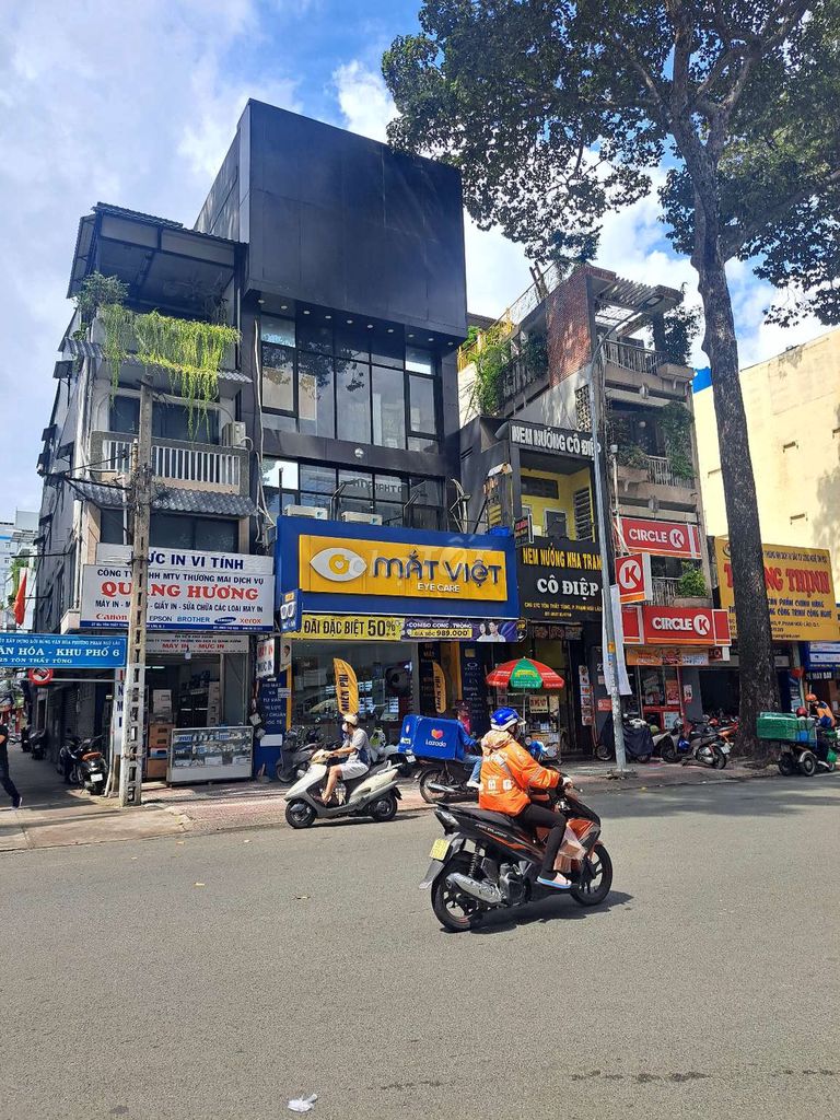 Cho Thuê Nhà MT Lê Thánh Tôn Ngay Chợ Bến Thành, DT 5x20, Giá 6500$.