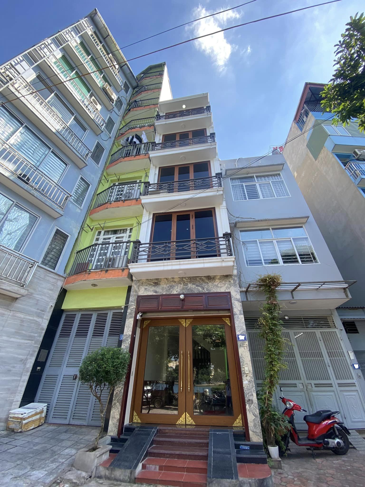 BÁN NHÀ NGUYỄN LÂN, MẶT HỒ RÙA, ÔTÔ TRÁNH, KDOANH, NHÀ ĐẸP Ở CỰC SƯỚNG 11 tỷ.