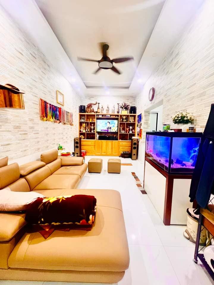 GIA ĐÌNH CHUYỂN CÔNG TÁC CẦN BÁN NHÀ ĐẸP DT:44M2 SỔ ĐỎ 5 TẦNG MT: 3.6M GIÁ:4.05 TỶ VÀI P ĐI BỘ SANG HỒ GƯƠM HOÀN KIẾM.