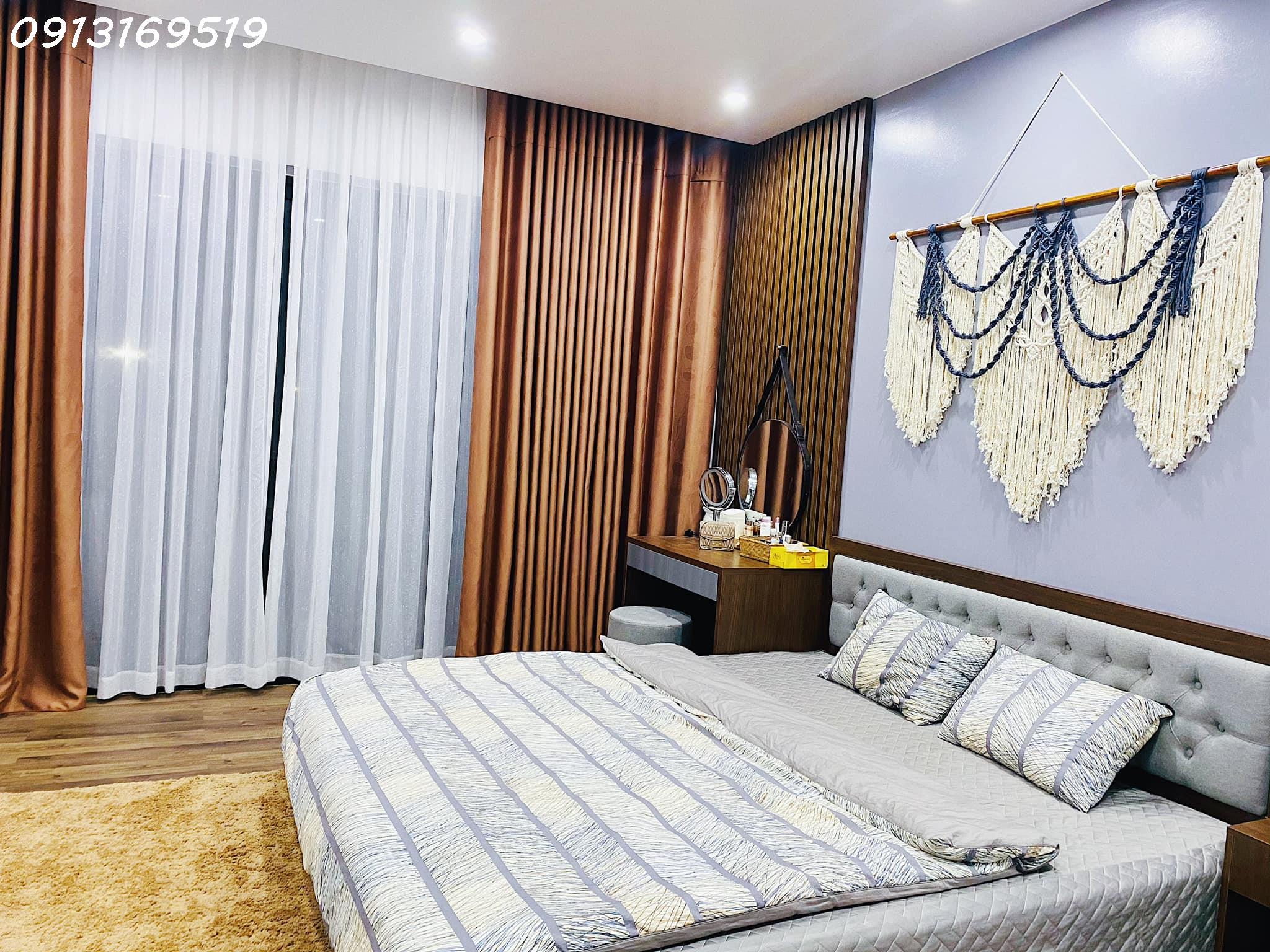 BÁN GẤP NHÀ VĂN HƯƠNG, 25m2x 3T, MT4.5m, Ô TÔ ĐỖ CỔNG, LÔ GÓC, KINH DOANH, CHỈ HƠN 1 TỶ.