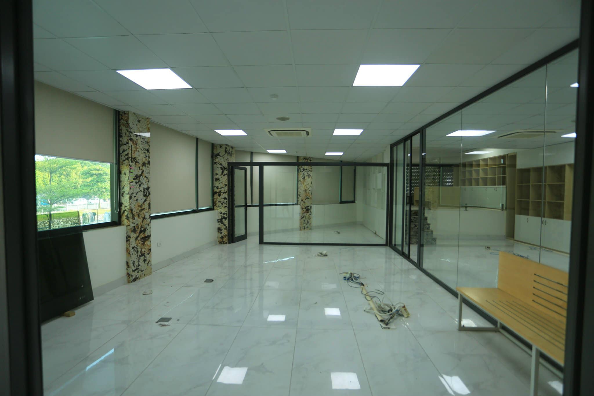 ⚜️ TÒA VĂN PHÒNG KÍNH SIÊU ĐẸP, LÔ GÓC KĐT NAM TRUNG YÊN, 180M2 8T MT 28M, CHỈ 99 TỶ.