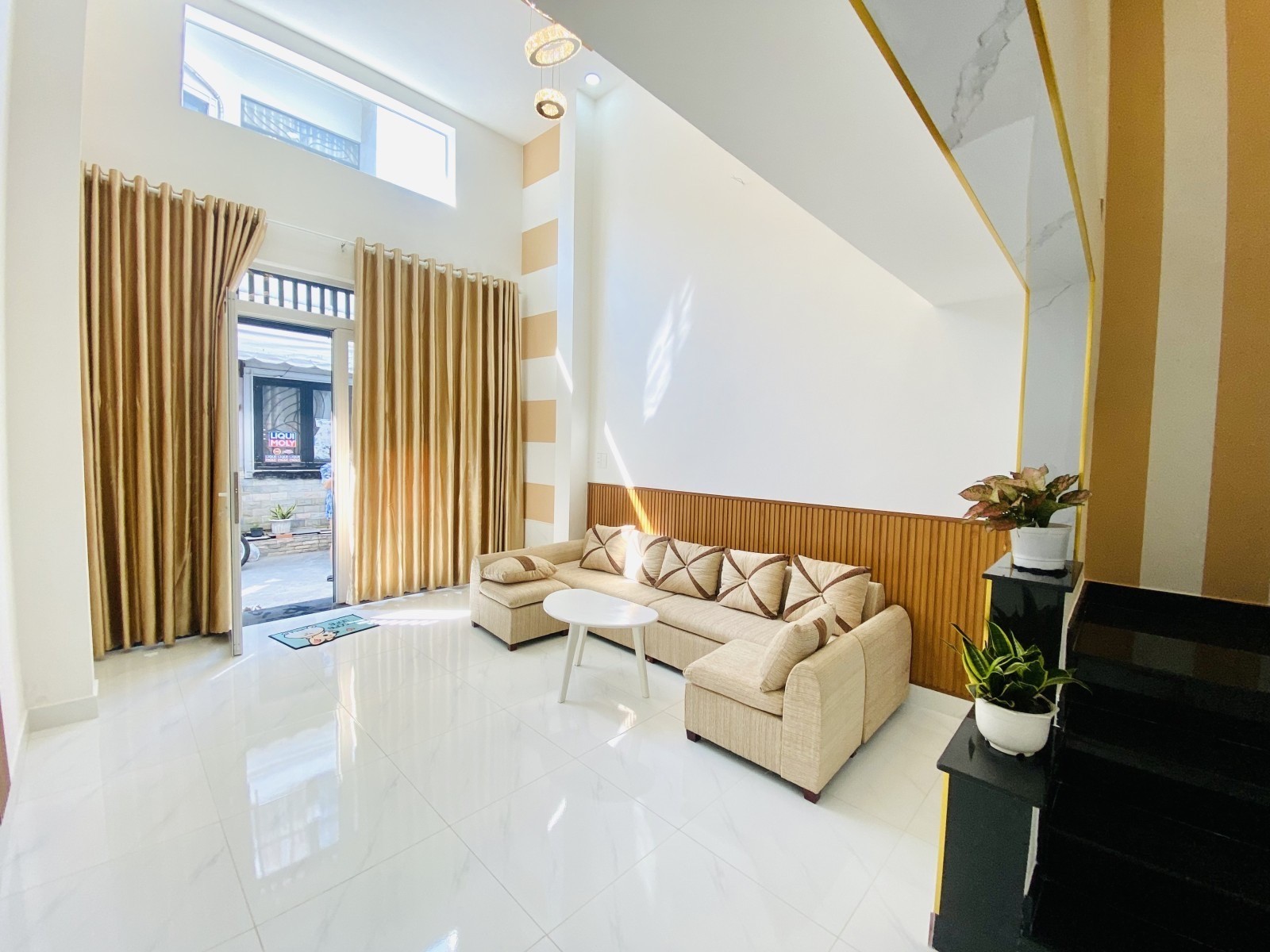 bán nhà chỉ 4 tỷ nhẹ Full nội thất có SHR- HXH 4m - 40m2 - 3 tầng phường 16 GÒ vấp.