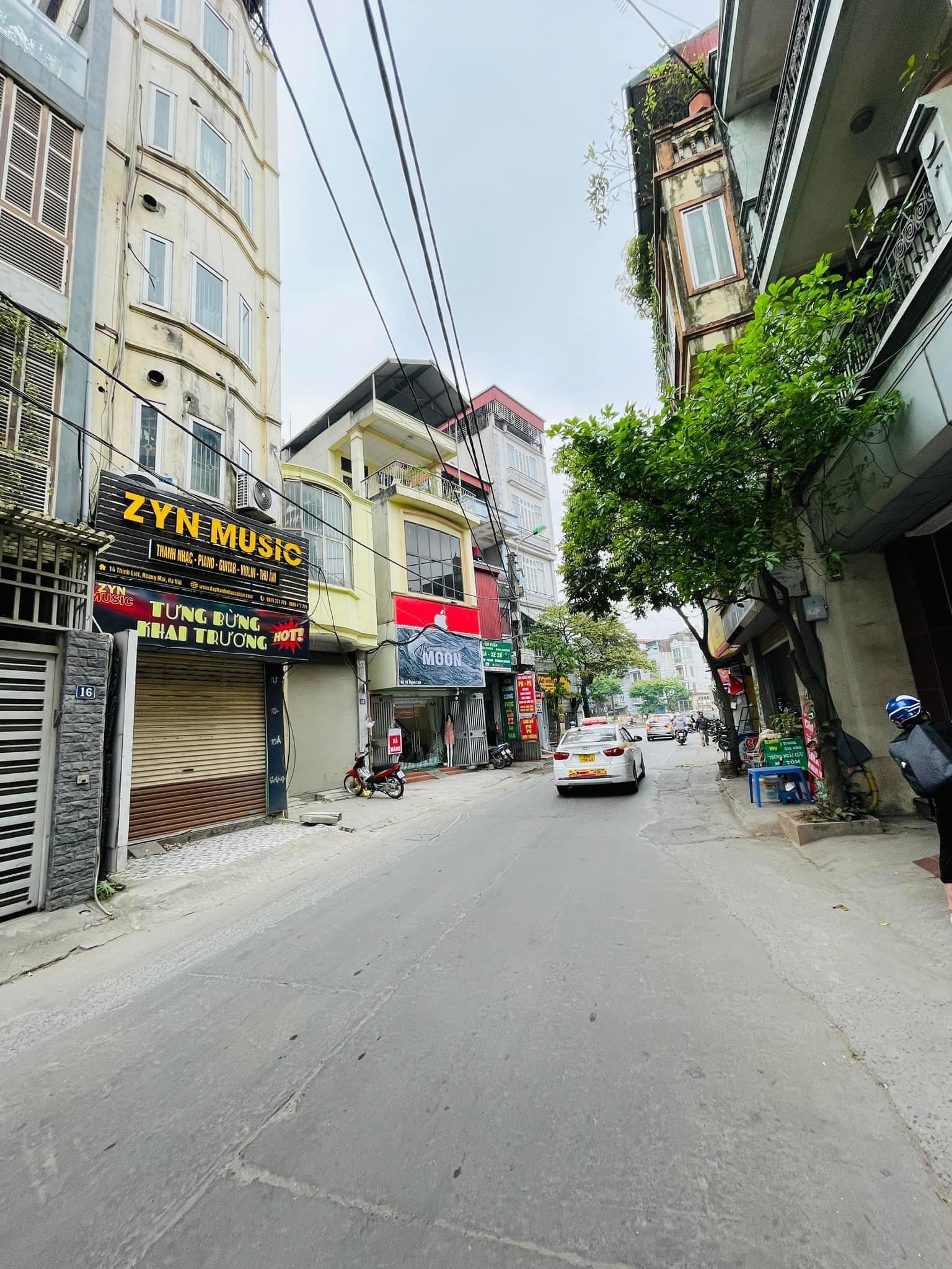 Bán nhà Thịnh Liệt, mặt phố kinh doanh, ô tô vào, 5 tầng cực đẹp. Giá 4,1 tỷ.