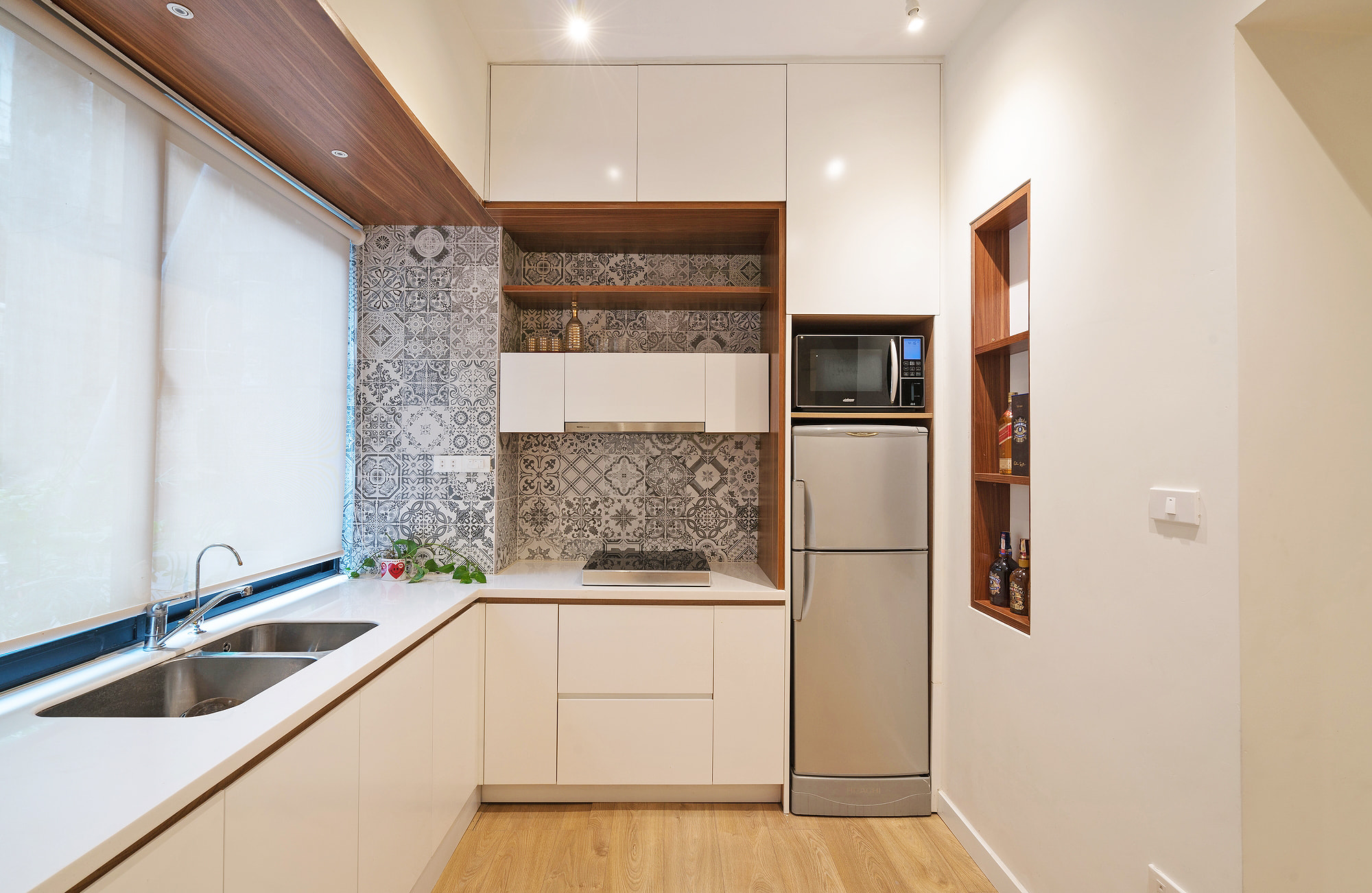 Bán nhà 2.5 tầng mặt tiền Nguyễn Hữu Dật giá chỉ 9.7 tỷ TL.