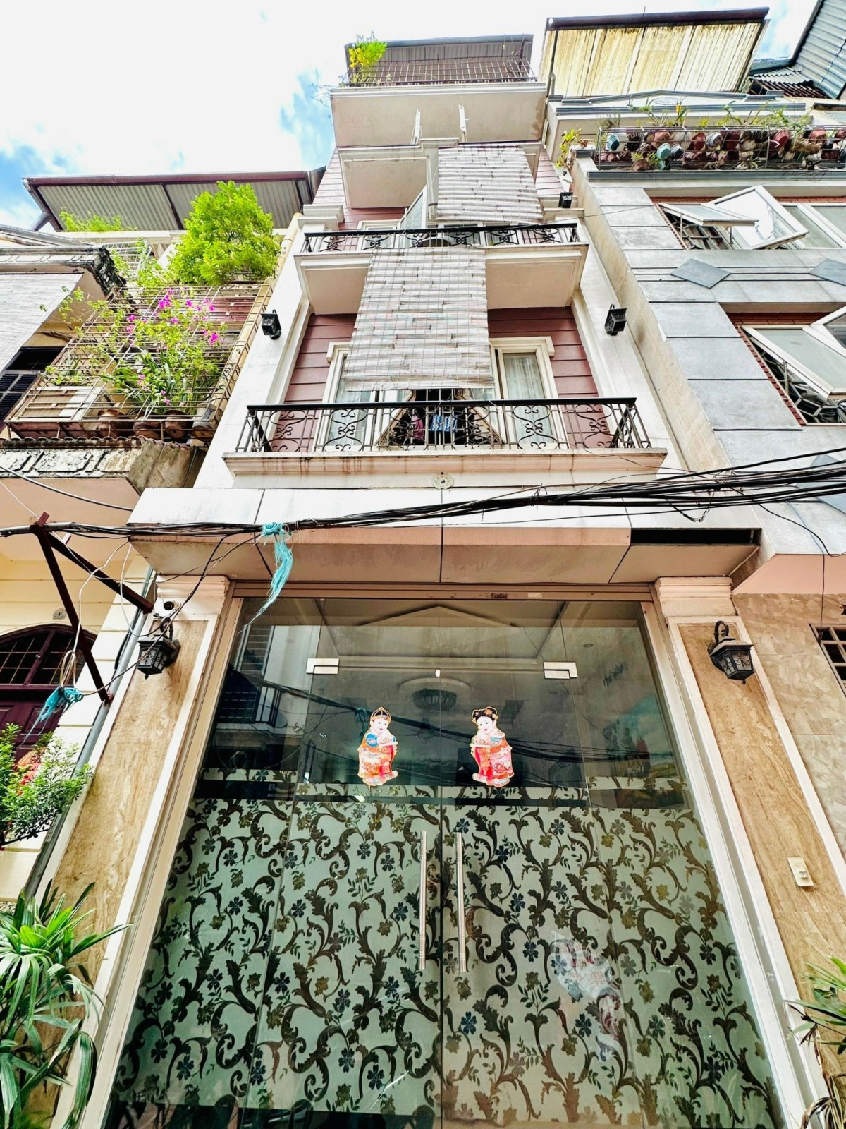 Cần Bán nhà Phố Hoàng Ngân 20m ra ô tô 40m 4Tg MT 3,3m hơn 5 tỷ LHCC.