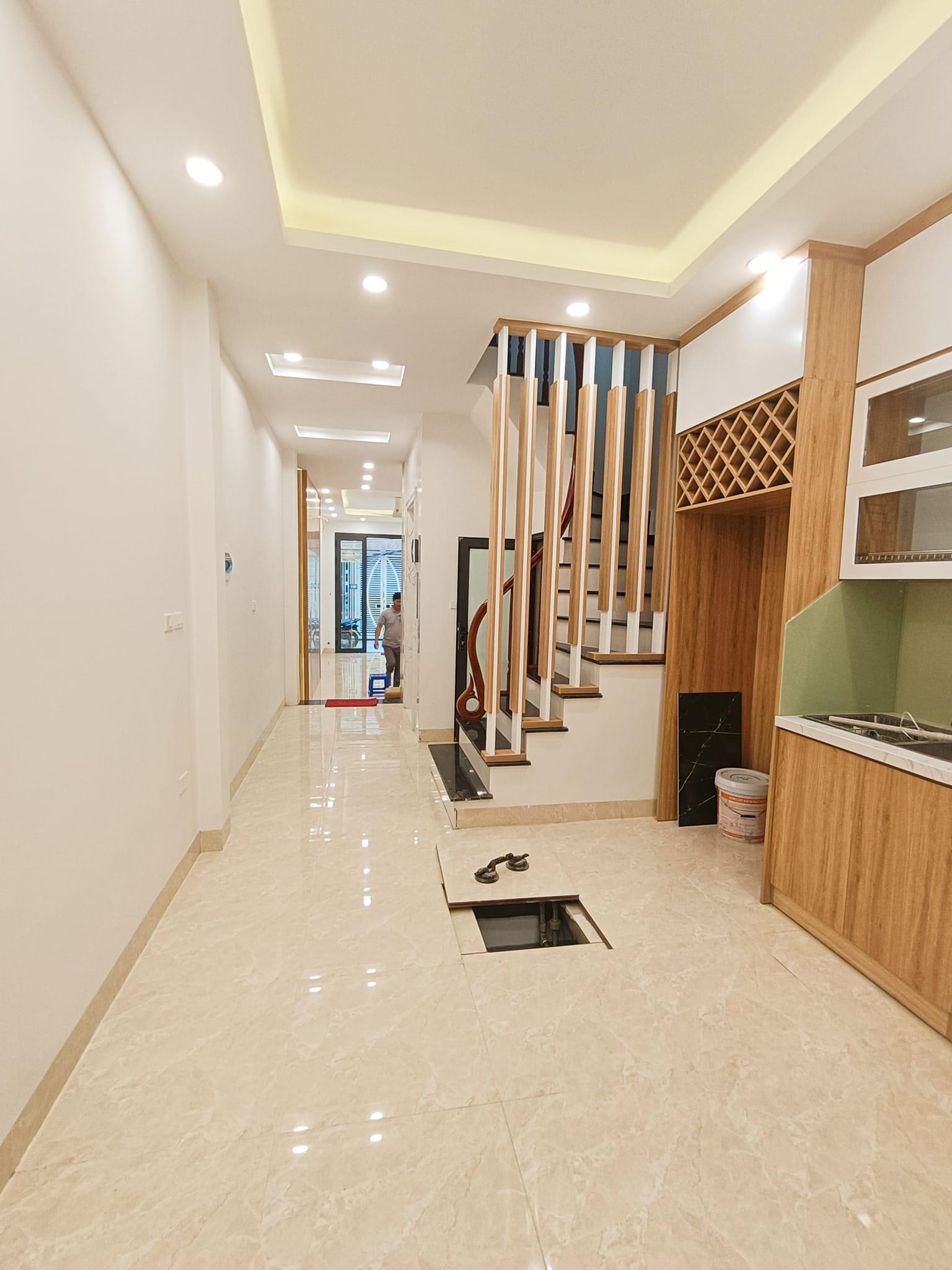 BÁN NHÀ PHÂN LÔ NGUYỄN AN NINH QUẬN HOÀNG MAI - 55M 5 TẦNG MT 3.5M - OTO NHỎ ĐỖ CỬA NHÀ ĐẸP THANG MÁY Ở SƯỚNG