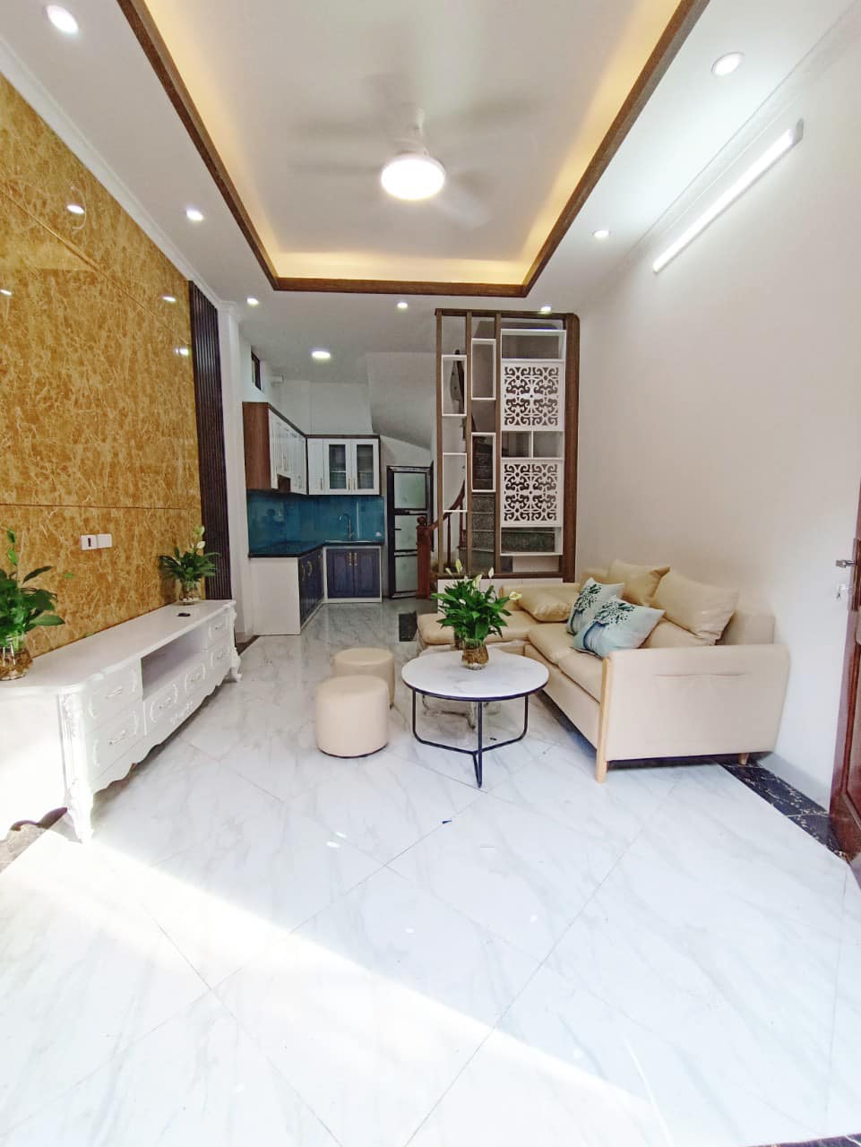 Bán nhà phân lô Kim Hoa(Xã Đàn) , 41m2x5T, nhà mới đẹp, 50m ra phố, chủ tặng nội thất.