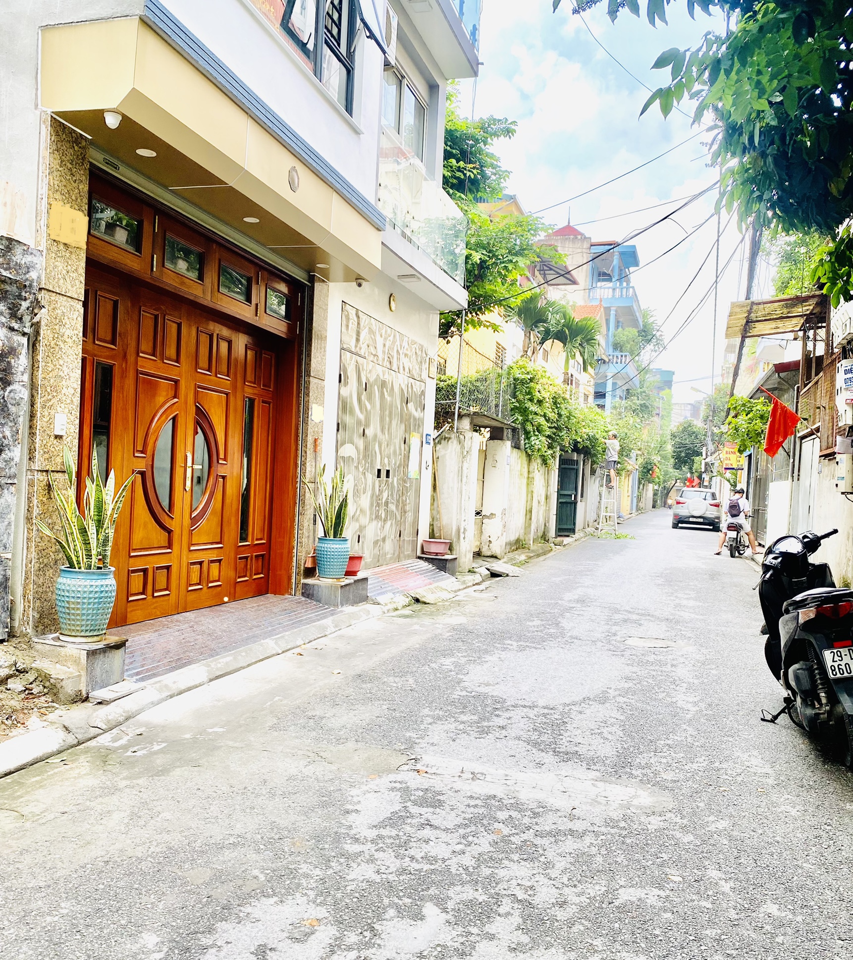 Vị Trí Đẹp! Bán nhà 5tầng Nguyễn văn cừ, Thang máy,oto tránh DT55m2.MT 4m.