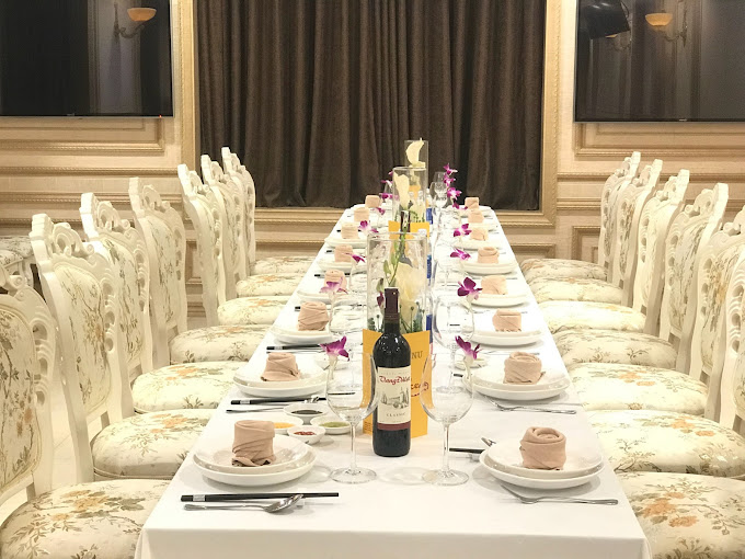 Bán Gấp: Nhà hàng karaoke Nice VIP - Vị trí Vàng tại 28 Khổng Tử, Bình Thọ KP 03, Thủ Đức.