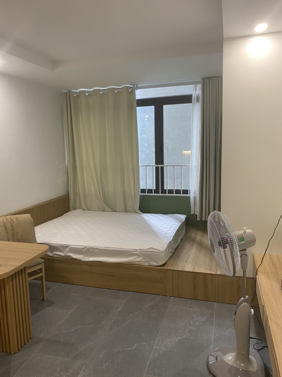 Cho thuê Căn hộ dịch vụ tại Ngõ 187 Nguyễn Đình Thi, Tây Hồ. View hồ bất tận. Chỉ 7tr.