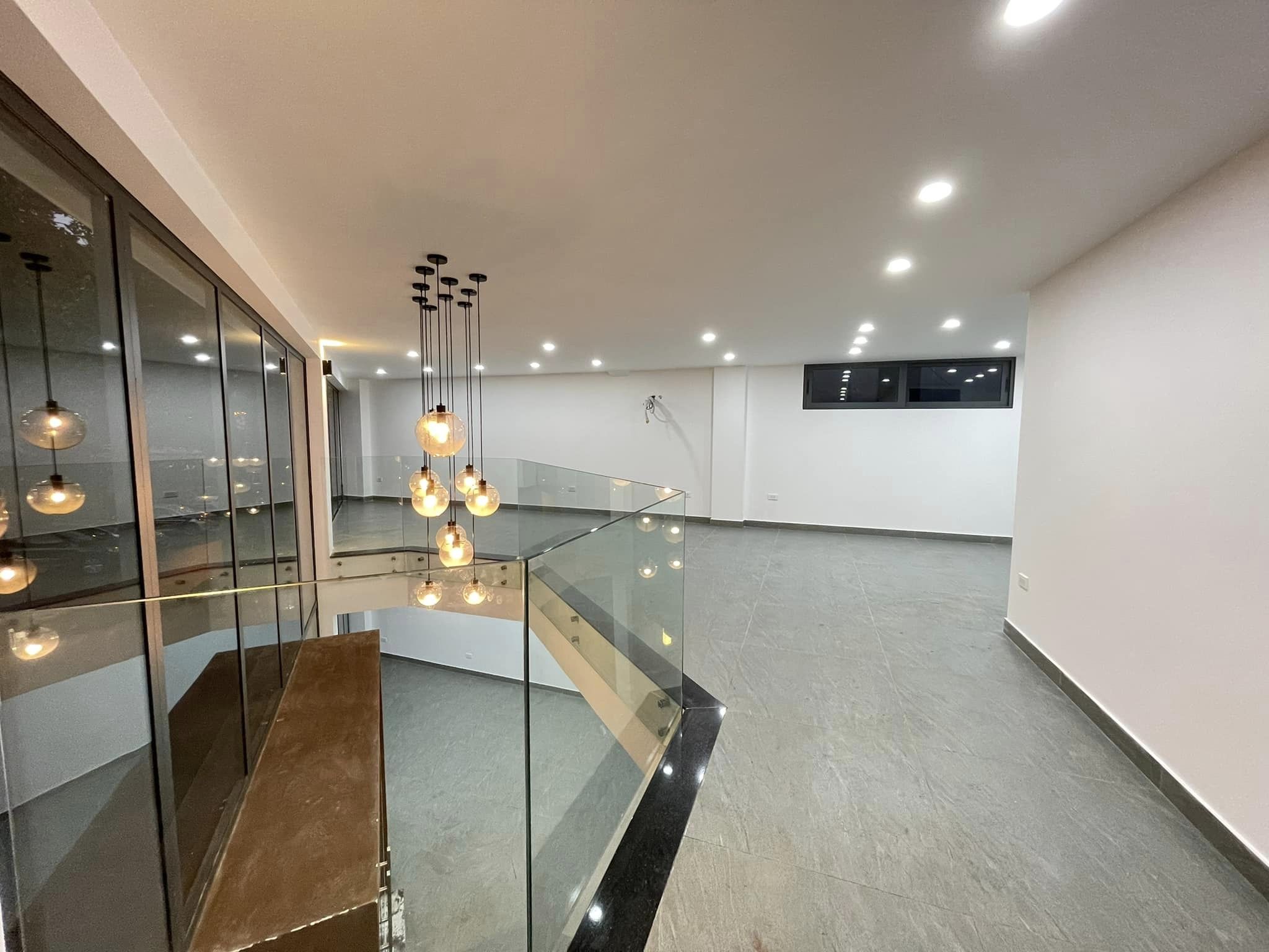 BÁN NHÀ PHỐ TẠ QUANG BỬU 69M2 6 TẦNG THANG MÁY – MT 15M – KINH DOANH SẦM UẤT – GIÁ 14.8 TỶ.