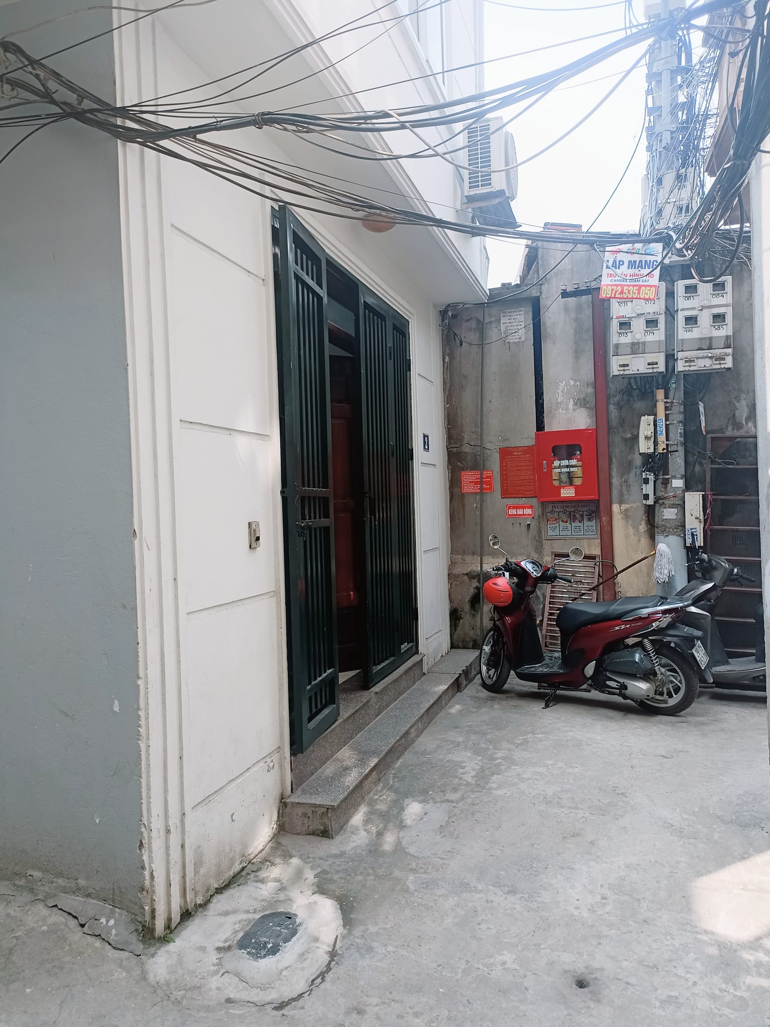 Bán nhà Lĩnh Nam, Hoàng Mai, lô góc, ngõ nông thông, ở sướng, giá chỉ 3 tỷ 400.