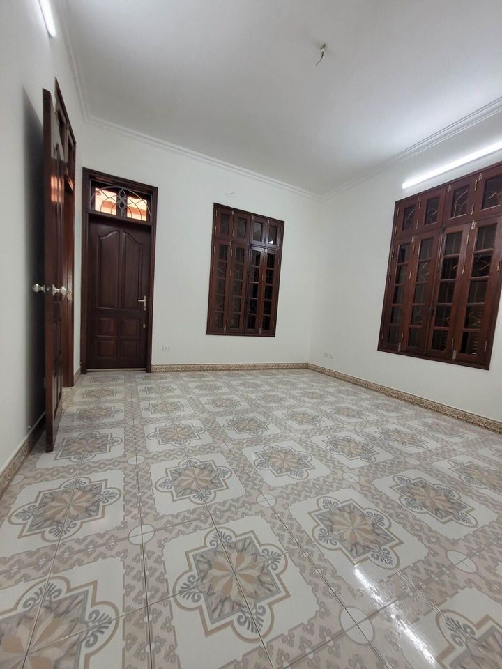 Bán nhà phân lô phố Tô vĩnh Diện ô tô đỗ cửa.