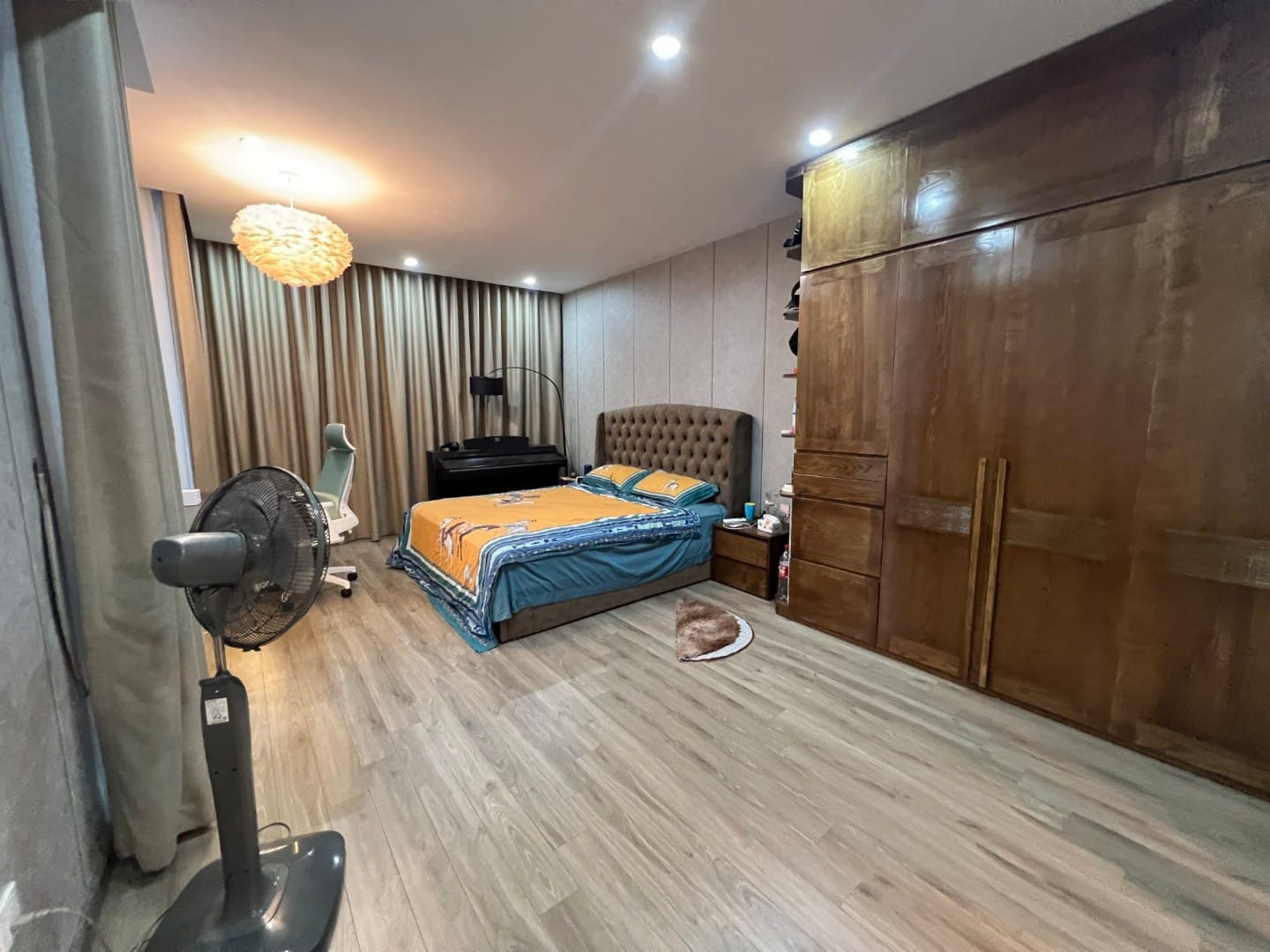 Bán nhà phố Cầu Giấy, thoáng, nhà đẹp, lô góc 3 thoáng,ô tô 50m, dt 50m, 5.35 tỷ