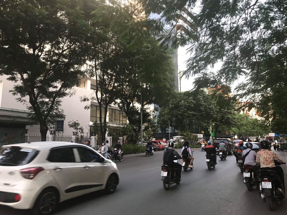 Bán đất mặt phố Vạn Phúc mới 140m2 mặt tiền 7m giá rao bán 39 tỷ.