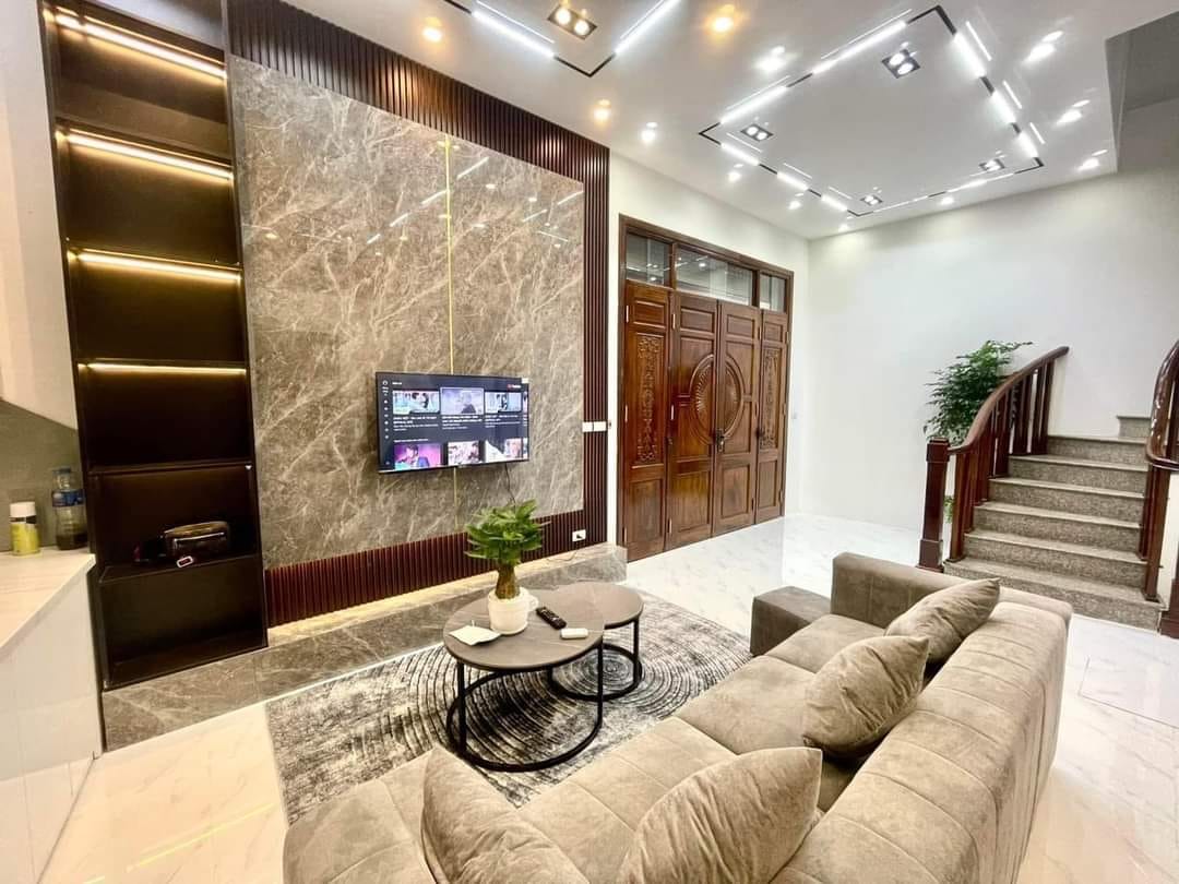 Bán Nhà phố Cầu Giấy, mới, thoáng trước sau, ô tô 50m, dt 40m, 4,9 tỷ