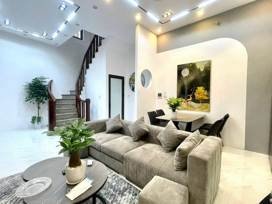 Bán nhà Nguyễn Khánh Toàn, ngõ thông thoáng, gần phố, chắc chắn, dt 45m, 3,5 tỷ